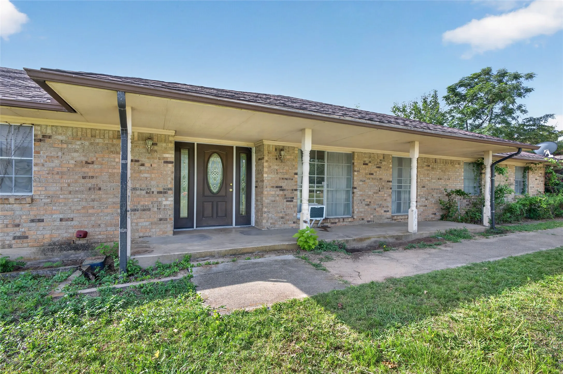 Farm For Sale in Dallas County , 1334 E Stark Road, Seagoville, Texas 75159, 3 Bedroom, 2 Bathroom, Garage spaces, 1,968 Sqft, built in 1967, mls#21315497, Real Estate Agent in Seagoville, Homes For Sale in Dallas county, Homes For Sale in Seagoville, Realtor in Seagoville Texas, Real Estate Brokerage Independent Realty Texas, Luminita Cordes Realtor