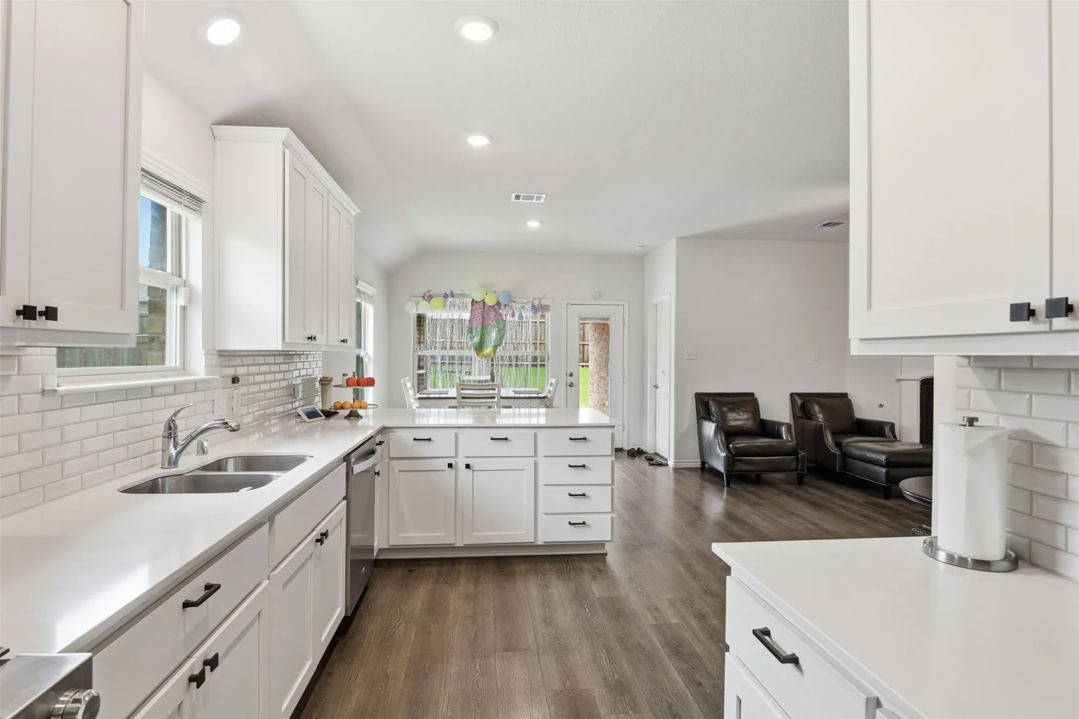 Single Family Residence For Rent in Collin County , 229 Penn Street, Anna, Texas 75409, 4 Bedroom, 2 Bathroom, 2 Garage spaces, 1,643 Sqft, built in 2022, mls#21317949, Real Estate Agent in Anna, Homes For Rent in Collin county, Homes For Rent in Anna, Realtor in Anna Texas, Real Estate Brokerage Independent Realty Texas, Luminita Cordes Realtor