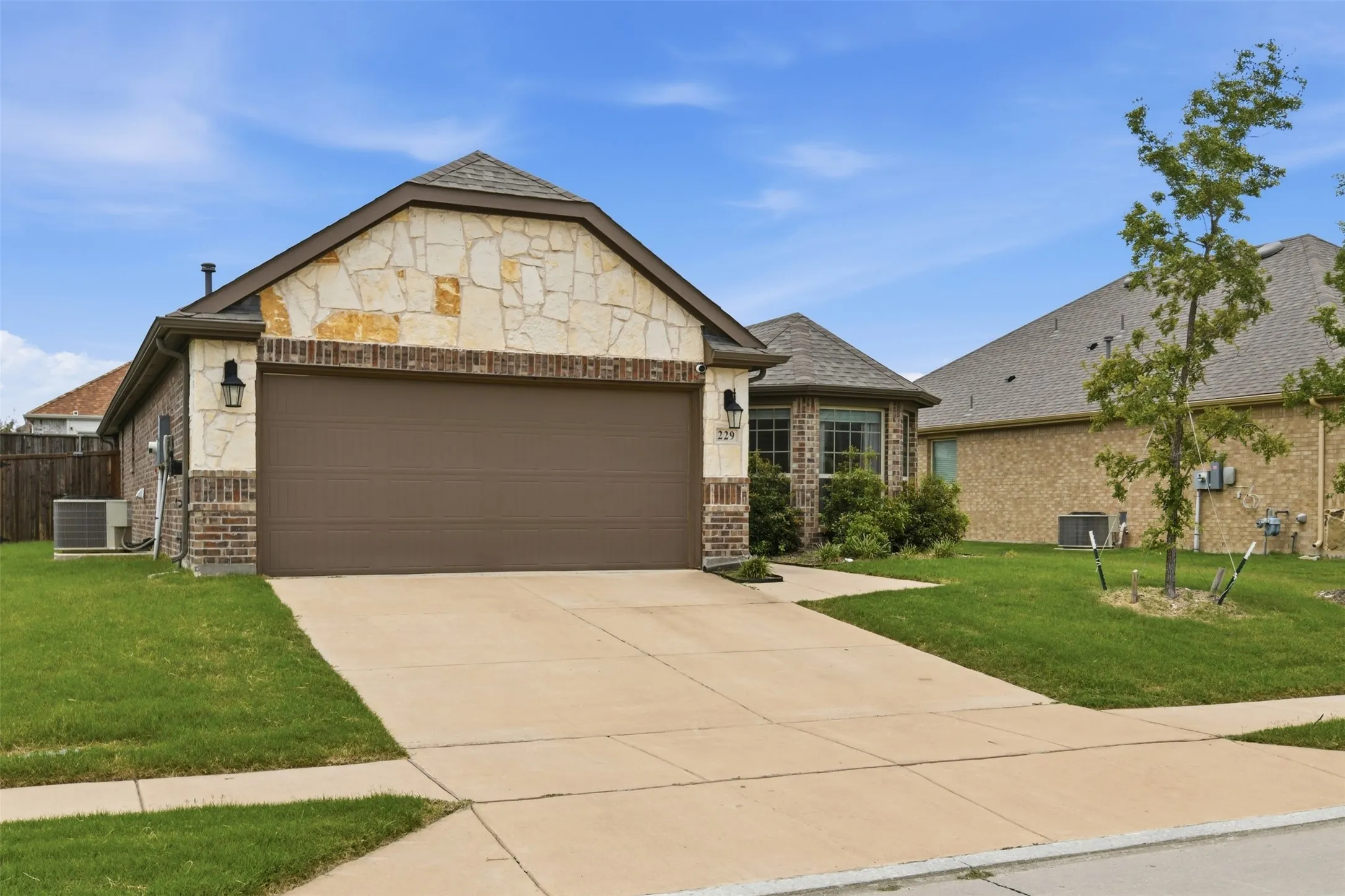 Single Family Residence For Rent in Collin County , 229 Penn Street, Anna, Texas 75409, 4 Bedroom, 2 Bathroom, 2 Garage spaces, 1,643 Sqft, built in 2022, mls#21317949, Real Estate Agent in Anna, Homes For Rent in Collin county, Homes For Rent in Anna, Realtor in Anna Texas, Real Estate Brokerage Independent Realty Texas, Luminita Cordes Realtor