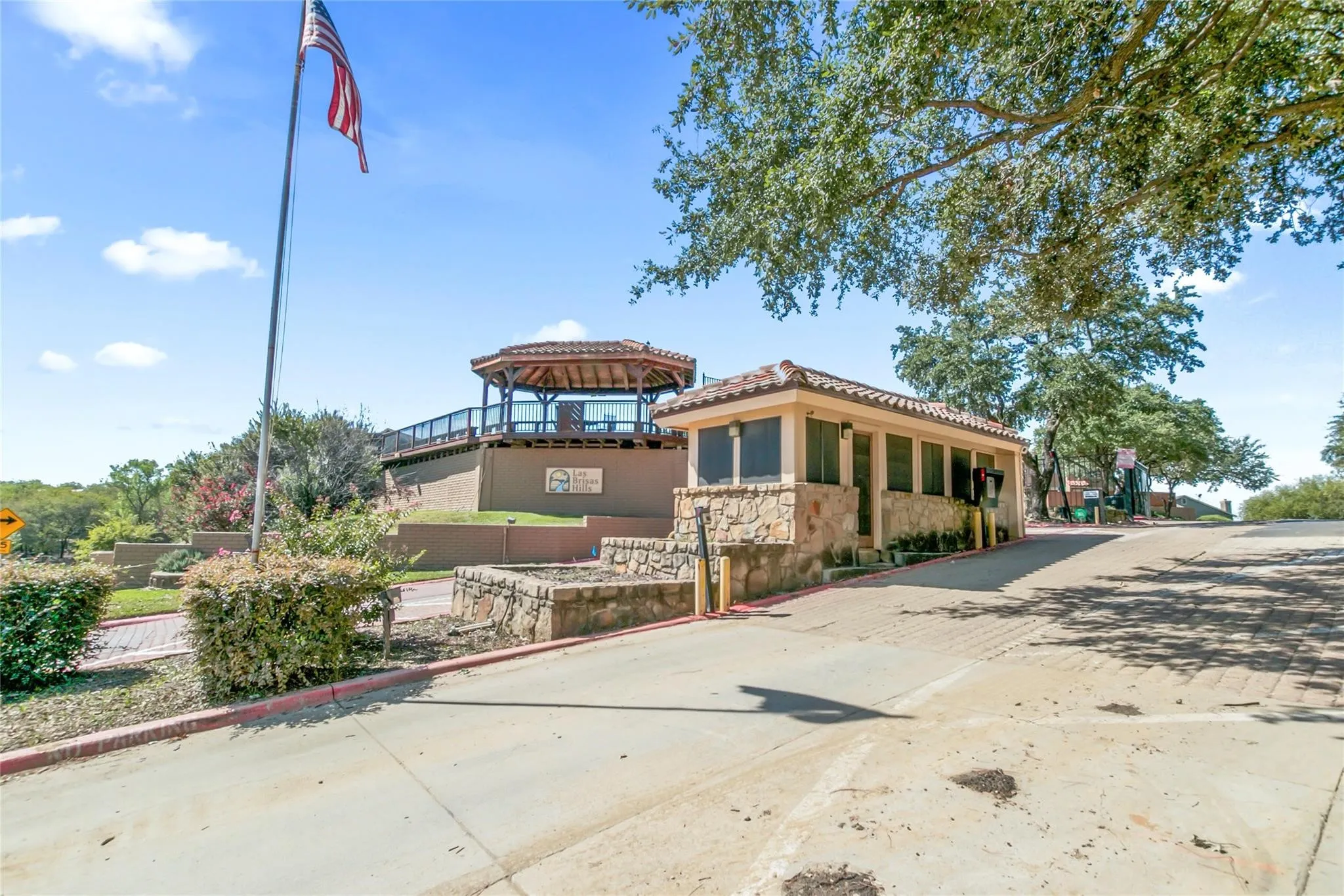 Condominium For Rent in Dallas County , 4233 Madera Road 4, Irving, Texas 75038, 2 Bedroom, 3 Bathroom, Garage spaces, 1,135 Sqft, built in 1981, mls#21319422, Real Estate Agent in Irving, Homes For Rent in Dallas county, Homes For Rent in Irving, Realtor in Irving Texas, Real Estate Brokerage Independent Realty Texas, Luminita Cordes Realtor