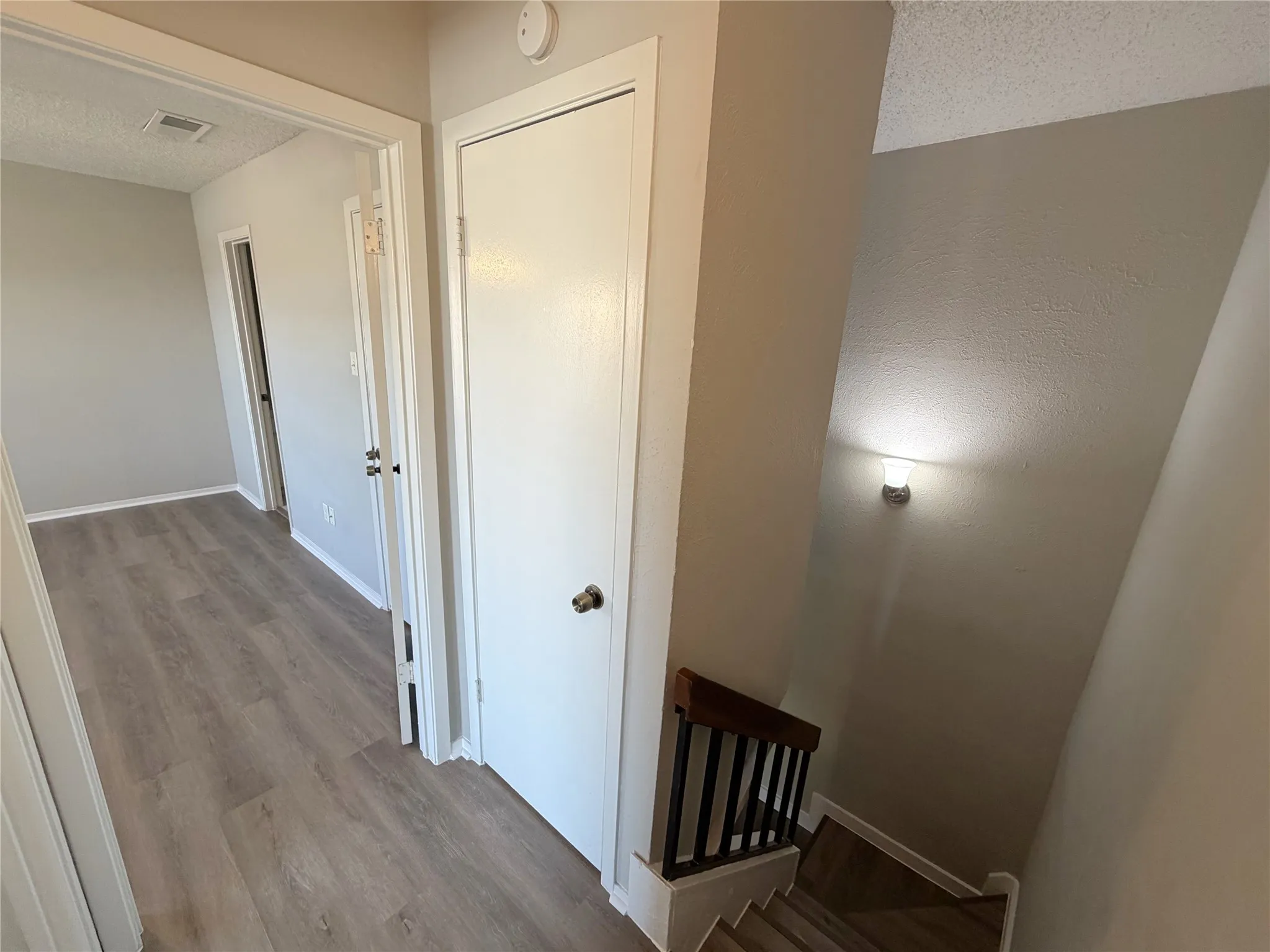 Condominium For Rent in Dallas County , 4233 Madera Road 4, Irving, Texas 75038, 2 Bedroom, 3 Bathroom, Garage spaces, 1,135 Sqft, built in 1981, mls#21319422, Real Estate Agent in Irving, Homes For Rent in Dallas county, Homes For Rent in Irving, Realtor in Irving Texas, Real Estate Brokerage Independent Realty Texas, Luminita Cordes Realtor