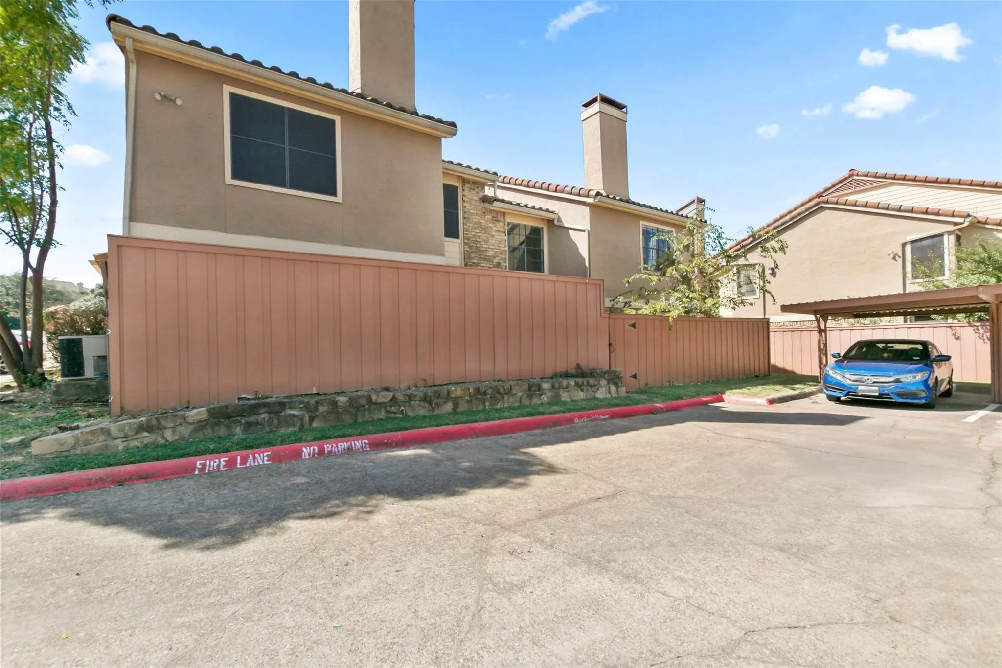 Condominium For Rent in Dallas County , 4233 Madera Road 4, Irving, Texas 75038, 2 Bedroom, 3 Bathroom, Garage spaces, 1,135 Sqft, built in 1981, mls#21319422, Real Estate Agent in Irving, Homes For Rent in Dallas county, Homes For Rent in Irving, Realtor in Irving Texas, Real Estate Brokerage Independent Realty Texas, Luminita Cordes Realtor