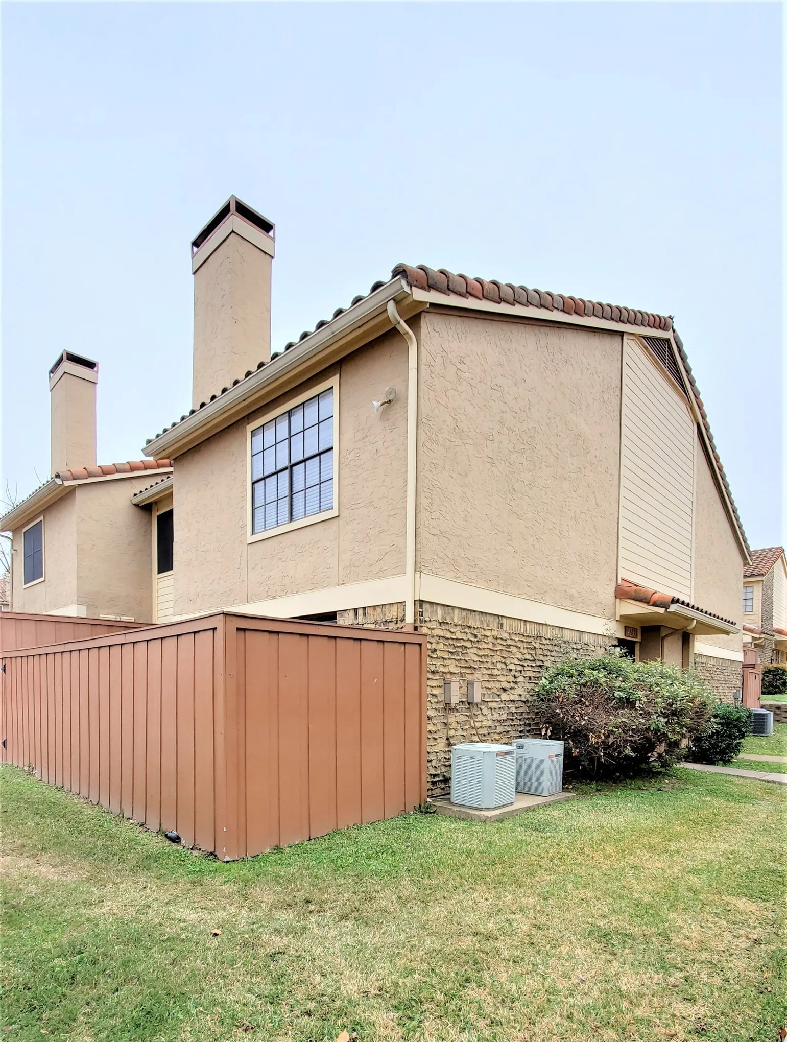 Condominium For Rent in Dallas County , 4233 Madera Road 4, Irving, Texas 75038, 2 Bedroom, 3 Bathroom, Garage spaces, 1,135 Sqft, built in 1981, mls#21319422, Real Estate Agent in Irving, Homes For Rent in Dallas county, Homes For Rent in Irving, Realtor in Irving Texas, Real Estate Brokerage Independent Realty Texas, Luminita Cordes Realtor