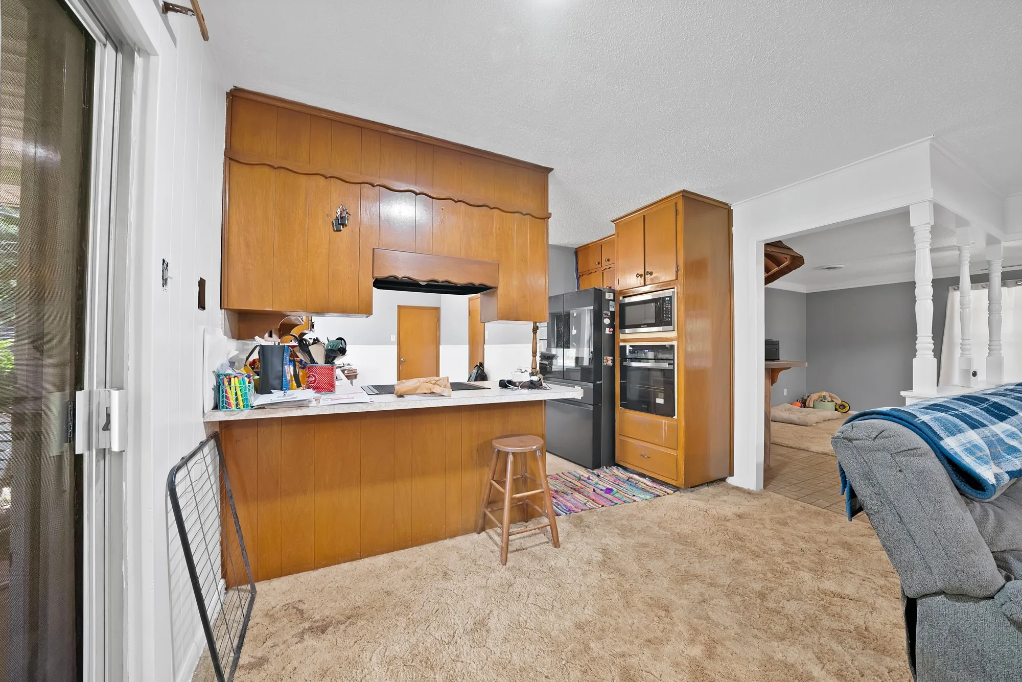 Single Family Residence For Sale in Johnson County , 305 W Bethesda Road, Burleson, Texas 76028, 3 Bedrooms, 2 Bathrooms, 2 Garage spaces, 2,314 Sqft, built in 1968, Price $500,000, mls#21315420, Real Estate Agent in Burleson, Homes For Sale in Johnson county, Homes For Sale in Burleson, Realtor in Burleson Texas, Real Estate Brokerage Independent Realty Texas, Luminita Cordes Realtor