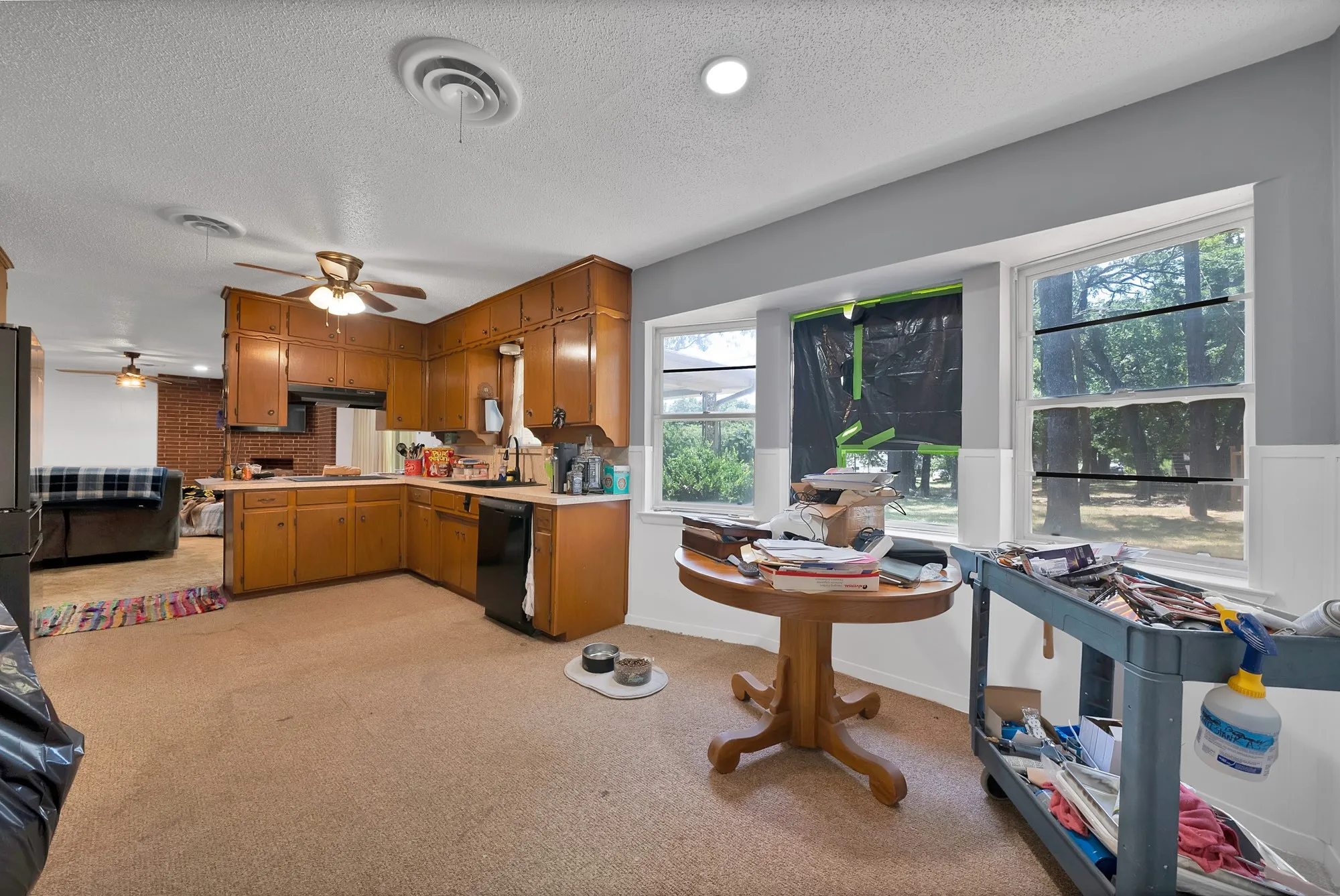 Single Family Residence For Sale in Johnson County , 305 W Bethesda Road, Burleson, Texas 76028, 3 Bedrooms, 2 Bathrooms, 2 Garage spaces, 2,314 Sqft, built in 1968, Price $500,000, mls#21315420, Real Estate Agent in Burleson, Homes For Sale in Johnson county, Homes For Sale in Burleson, Realtor in Burleson Texas, Real Estate Brokerage Independent Realty Texas, Luminita Cordes Realtor