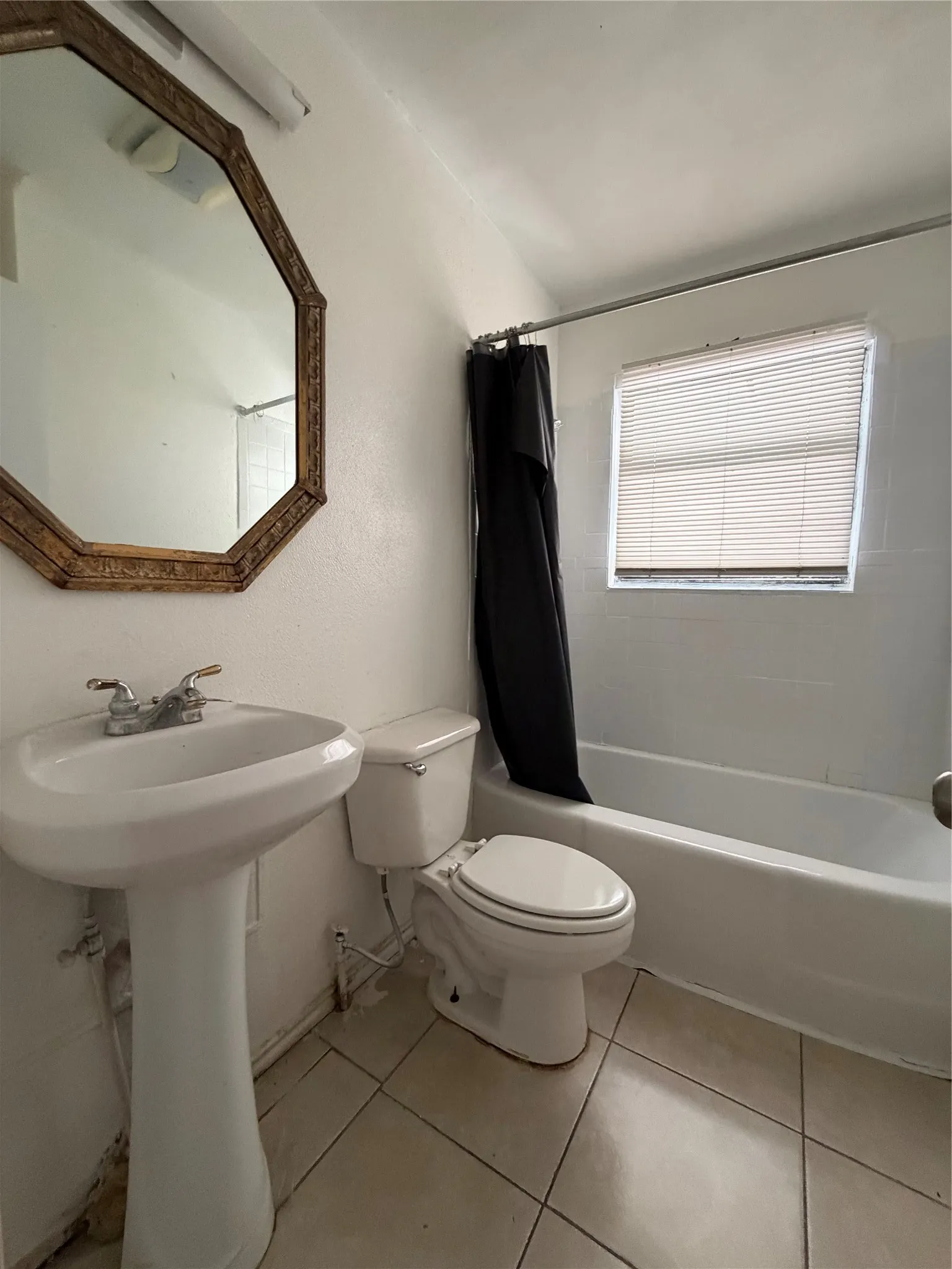 Single Family Residence For Sale in Tarrant County , 2005 Huntington Drive, Arlington, Texas 76010, 4 Bedroom, 2 Bathroom, Garage spaces, 1,356 Sqft, built in 1953, mls#21321342, Real Estate Agent in Arlington, Homes For Sale in Tarrant county, Homes For Sale in Arlington, Realtor in Arlington Texas, Real Estate Brokerage Independent Realty Texas, Luminita Cordes Realtor