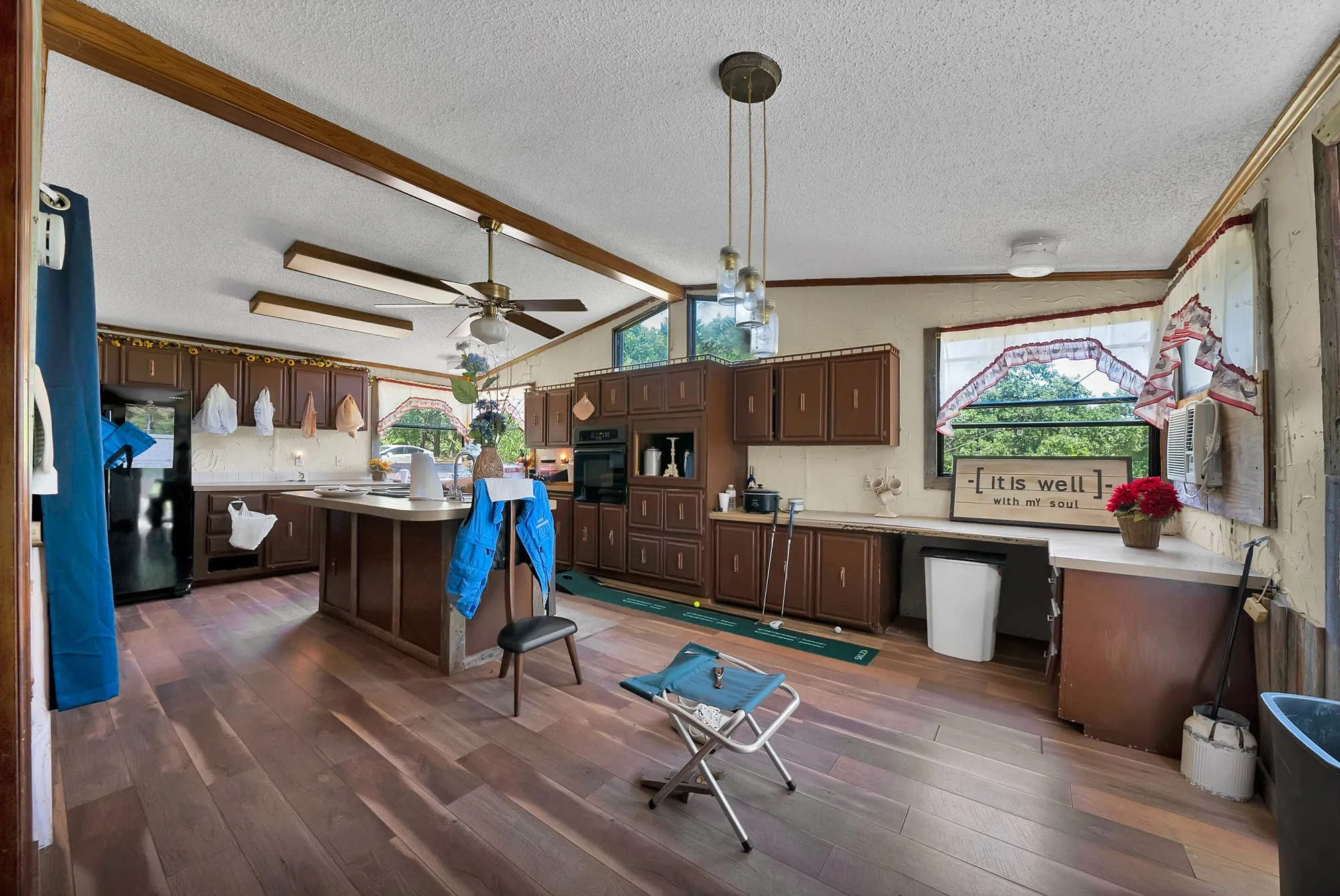 Mobile Home For Sale in Johnson County , 301 W Bethesda Road, Burleson, Texas 76028, 3 Bedroom, 2 Bathroom, Garage spaces, 2,072 Sqft, built in 1986, mls#21315406, Real Estate Agent in Burleson, Homes For Sale in Johnson county, Homes For Sale in Burleson, Realtor in Burleson Texas, Real Estate Brokerage Independent Realty Texas, Luminita Cordes Realtor