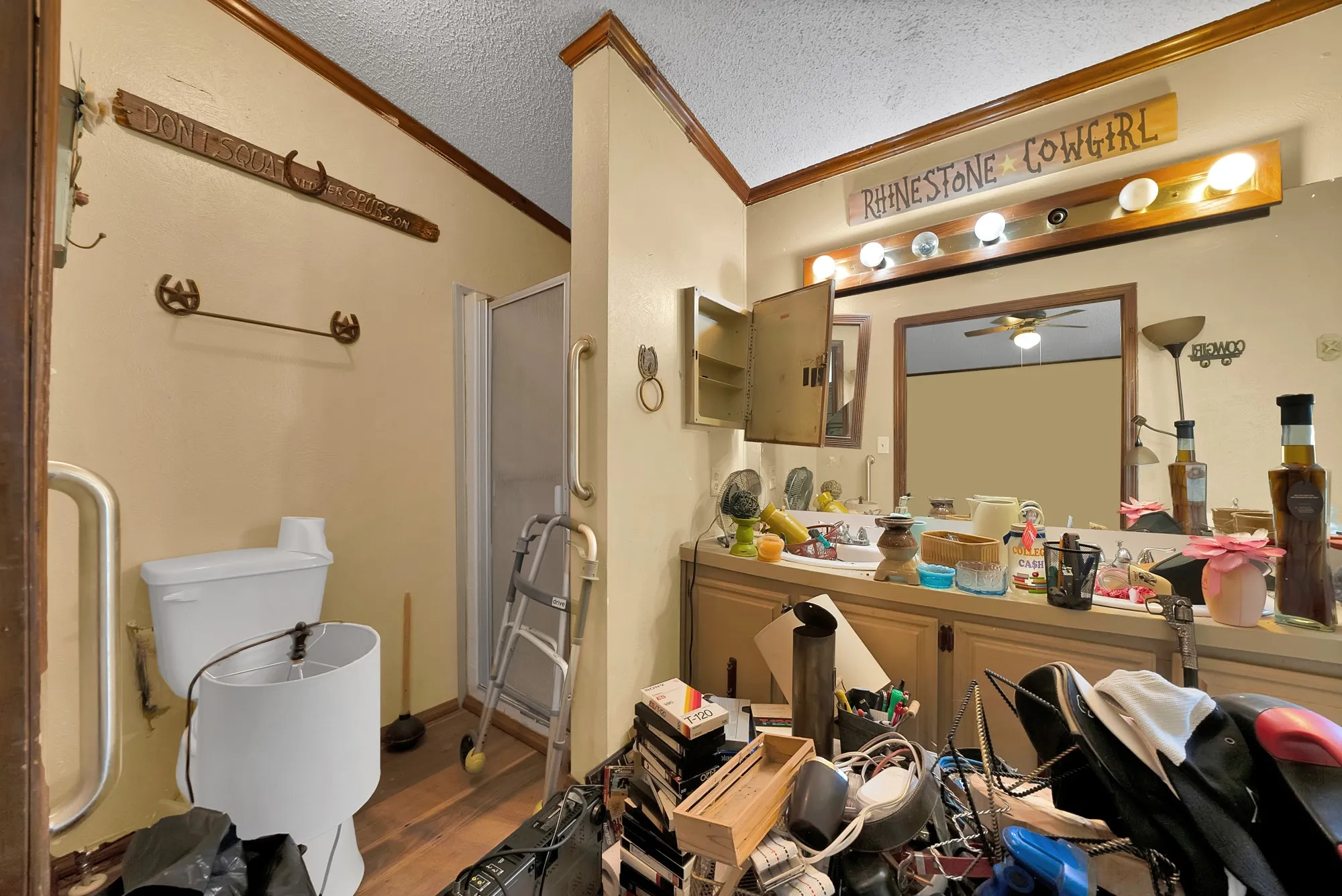 Mobile Home For Sale in Johnson County , 301 W Bethesda Road, Burleson, Texas 76028, 3 Bedroom, 2 Bathroom, Garage spaces, 2,072 Sqft, built in 1986, mls#21315406, Real Estate Agent in Burleson, Homes For Sale in Johnson county, Homes For Sale in Burleson, Realtor in Burleson Texas, Real Estate Brokerage Independent Realty Texas, Luminita Cordes Realtor