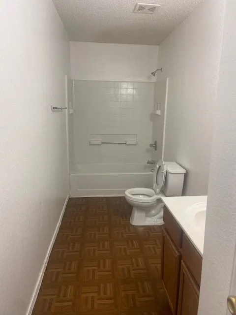 Single Family Residence For Rent in Dallas County , 14860 Bell Manor Court, Balch Springs, Texas 75180, 4 Bedroom, 3 Bathroom, 2 Garage spaces, 2,358 Sqft, built in 2004, mls#21321354, Real Estate Agent in Balch Springs, Homes For Rent in Dallas county, Homes For Rent in Balch Springs, Realtor in Balch Springs Texas, Real Estate Brokerage Independent Realty Texas, Luminita Cordes Realtor