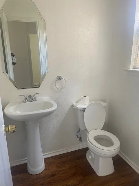 Single Family Residence For Rent in Dallas County , 14860 Bell Manor Court, Balch Springs, Texas 75180, 4 Bedroom, 3 Bathroom, 2 Garage spaces, 2,358 Sqft, built in 2004, mls#21321354, Real Estate Agent in Balch Springs, Homes For Rent in Dallas county, Homes For Rent in Balch Springs, Realtor in Balch Springs Texas, Real Estate Brokerage Independent Realty Texas, Luminita Cordes Realtor
