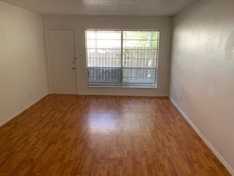 Condominium For Sale in Tarrant County , 5055 Ridglea Lane 1103, Fort Worth, Texas 76116, 1 Bedroom, 1 Bathroom, Garage spaces, 847 Sqft, built in 1968, mls#21321359, Real Estate Agent in Fort Worth, Homes For Sale in Tarrant county, Homes For Sale in Fort Worth, Realtor in Fort Worth Texas, Real Estate Brokerage Independent Realty Texas, Luminita Cordes Realtor