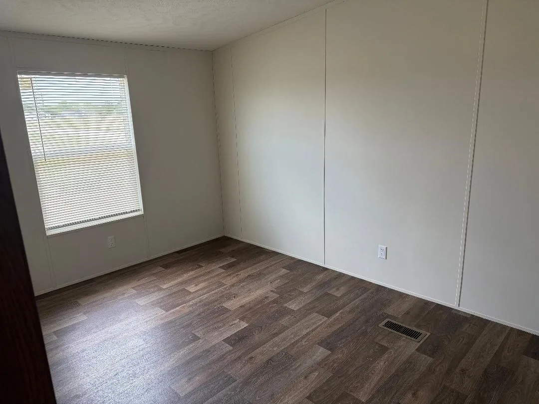 Mobile Home For Sale in Kaufman County , 1630 Lytton Lane, Kaufman, Texas 75142, 3 Bedroom, 2 Bathroom, Garage spaces, 1,568 Sqft, built in 2021, mls#21320778, Real Estate Agent in Kaufman, Homes For Sale in Kaufman county, Homes For Sale in Kaufman, Realtor in Kaufman Texas, Real Estate Brokerage Independent Realty Texas, Luminita Cordes Realtor