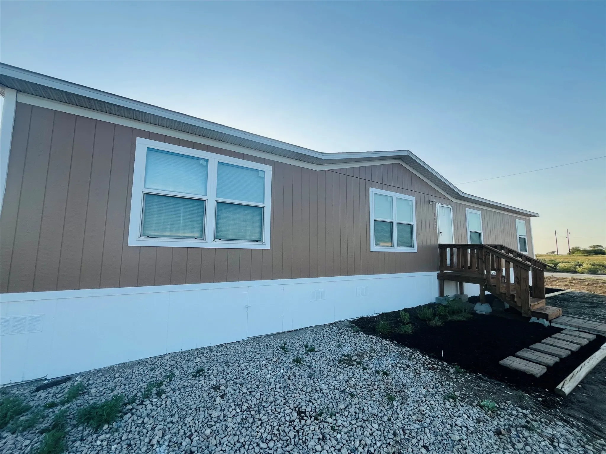 Mobile Home For Sale in Kaufman County , 1630 Lytton Lane, Kaufman, Texas 75142, 3 Bedroom, 2 Bathroom, Garage spaces, 1,568 Sqft, built in 2021, mls#21320778, Real Estate Agent in Kaufman, Homes For Sale in Kaufman county, Homes For Sale in Kaufman, Realtor in Kaufman Texas, Real Estate Brokerage Independent Realty Texas, Luminita Cordes Realtor