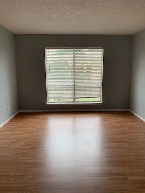 Condominium For Sale in Tarrant County , 5063 Ridglea Lane 1006, Fort Worth, Texas 76116, 1 Bedroom, 1 Bathroom, Garage spaces, 853 Sqft, built in 1968, mls#21321364, Real Estate Agent in Fort Worth, Homes For Sale in Tarrant county, Homes For Sale in Fort Worth, Realtor in Fort Worth Texas, Real Estate Brokerage Independent Realty Texas, Luminita Cordes Realtor