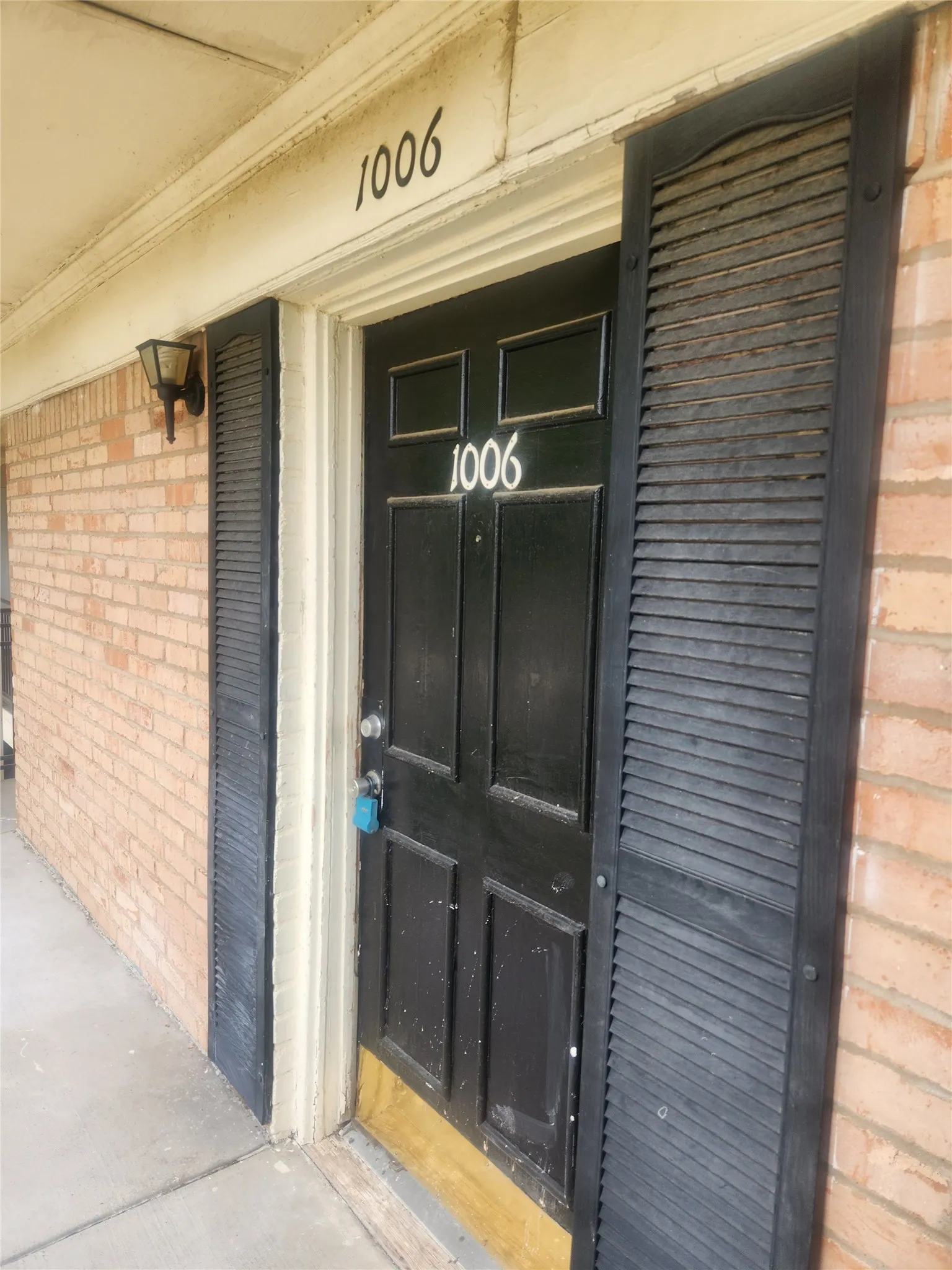 Condominium For Sale in Tarrant County , 5063 Ridglea Lane 1006, Fort Worth, Texas 76116, 1 Bedroom, 1 Bathroom, Garage spaces, 853 Sqft, built in 1968, mls#21321364, Real Estate Agent in Fort Worth, Homes For Sale in Tarrant county, Homes For Sale in Fort Worth, Realtor in Fort Worth Texas, Real Estate Brokerage Independent Realty Texas, Luminita Cordes Realtor