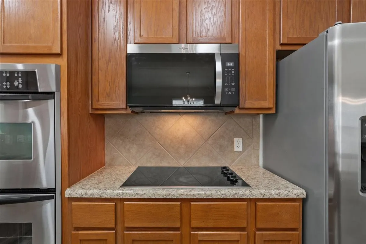 Single Family Residence For Sale in Mc Lennan County , 6537 Mundo Drive, Waco, Texas 76712, 4 Bedroom, 2 Bathroom, 2 Garage spaces, 2,038 Sqft, built in 2008, mls#21321357, Real Estate Agent in Waco, Homes For Sale in Mc Lennan county, Homes For Sale in Waco, Realtor in Waco Texas, Real Estate Brokerage Independent Realty Texas, Luminita Cordes Realtor