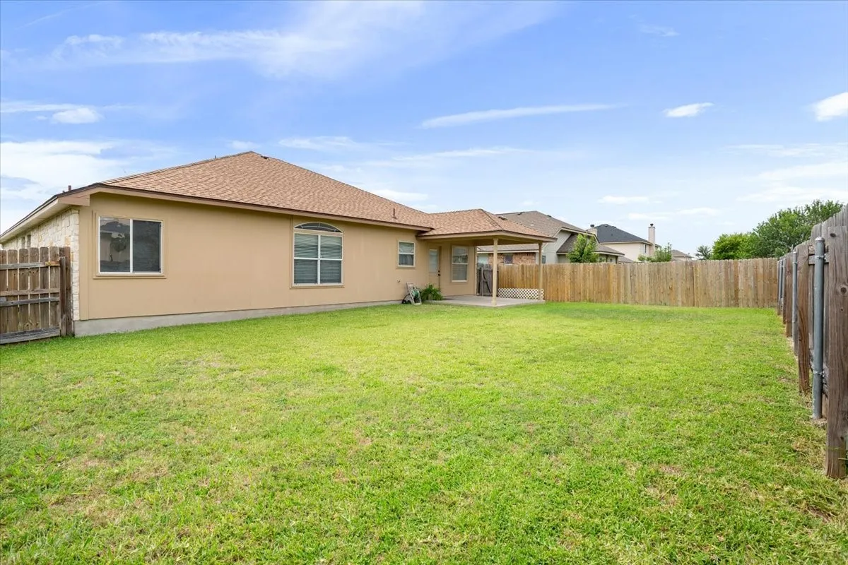 Single Family Residence For Sale in Mc Lennan County , 6537 Mundo Drive, Waco, Texas 76712, 4 Bedroom, 2 Bathroom, 2 Garage spaces, 2,038 Sqft, built in 2008, mls#21321357, Real Estate Agent in Waco, Homes For Sale in Mc Lennan county, Homes For Sale in Waco, Realtor in Waco Texas, Real Estate Brokerage Independent Realty Texas, Luminita Cordes Realtor