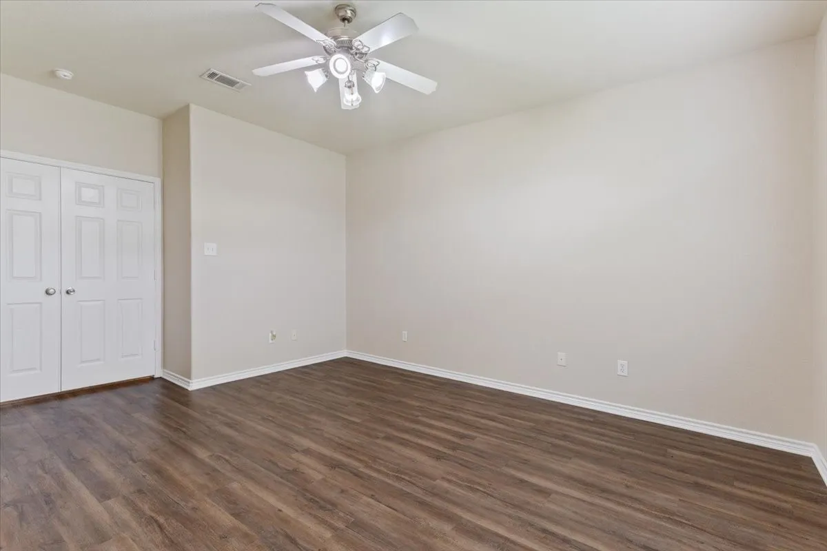 Single Family Residence For Sale in Mc Lennan County , 6537 Mundo Drive, Waco, Texas 76712, 4 Bedroom, 2 Bathroom, 2 Garage spaces, 2,038 Sqft, built in 2008, mls#21321357, Real Estate Agent in Waco, Homes For Sale in Mc Lennan county, Homes For Sale in Waco, Realtor in Waco Texas, Real Estate Brokerage Independent Realty Texas, Luminita Cordes Realtor