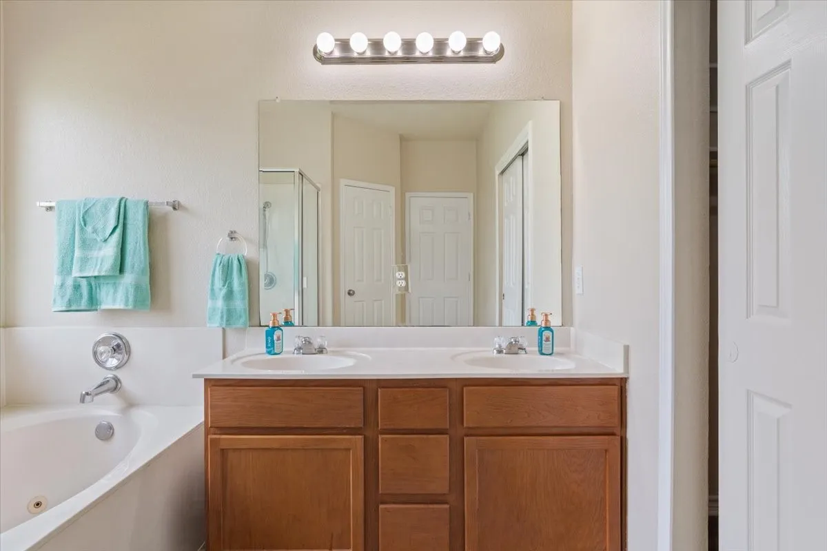 Single Family Residence For Sale in Mc Lennan County , 6537 Mundo Drive, Waco, Texas 76712, 4 Bedroom, 2 Bathroom, 2 Garage spaces, 2,038 Sqft, built in 2008, mls#21321357, Real Estate Agent in Waco, Homes For Sale in Mc Lennan county, Homes For Sale in Waco, Realtor in Waco Texas, Real Estate Brokerage Independent Realty Texas, Luminita Cordes Realtor