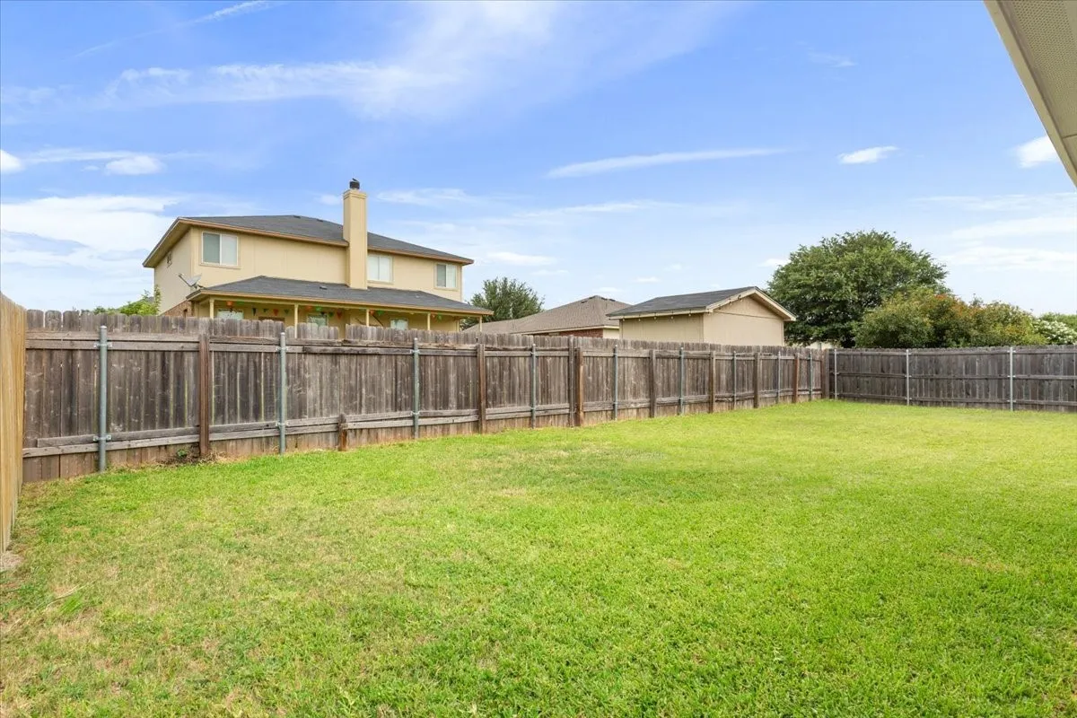 Single Family Residence For Sale in Mc Lennan County , 6537 Mundo Drive, Waco, Texas 76712, 4 Bedroom, 2 Bathroom, 2 Garage spaces, 2,038 Sqft, built in 2008, mls#21321357, Real Estate Agent in Waco, Homes For Sale in Mc Lennan county, Homes For Sale in Waco, Realtor in Waco Texas, Real Estate Brokerage Independent Realty Texas, Luminita Cordes Realtor