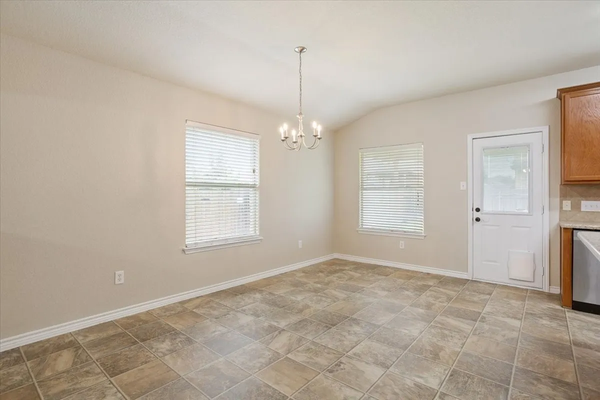 Single Family Residence For Sale in Mc Lennan County , 6537 Mundo Drive, Waco, Texas 76712, 4 Bedroom, 2 Bathroom, 2 Garage spaces, 2,038 Sqft, built in 2008, mls#21321357, Real Estate Agent in Waco, Homes For Sale in Mc Lennan county, Homes For Sale in Waco, Realtor in Waco Texas, Real Estate Brokerage Independent Realty Texas, Luminita Cordes Realtor