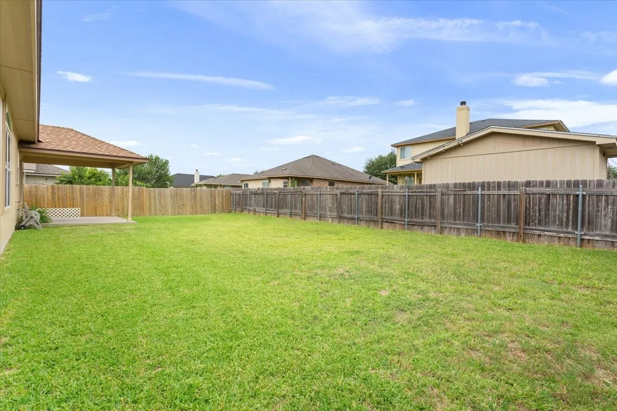 Single Family Residence For Sale in Mc Lennan County , 6537 Mundo Drive, Waco, Texas 76712, 4 Bedroom, 2 Bathroom, 2 Garage spaces, 2,038 Sqft, built in 2008, mls#21321357, Real Estate Agent in Waco, Homes For Sale in Mc Lennan county, Homes For Sale in Waco, Realtor in Waco Texas, Real Estate Brokerage Independent Realty Texas, Luminita Cordes Realtor