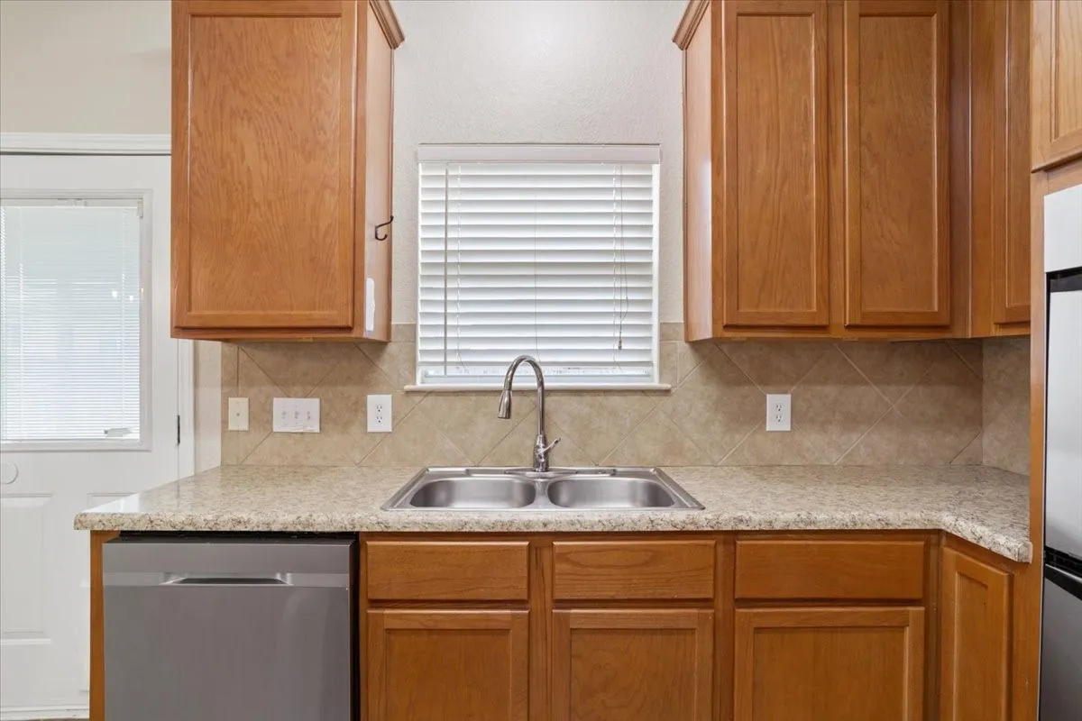Single Family Residence For Sale in Mc Lennan County , 6537 Mundo Drive, Waco, Texas 76712, 4 Bedroom, 2 Bathroom, 2 Garage spaces, 2,038 Sqft, built in 2008, mls#21321357, Real Estate Agent in Waco, Homes For Sale in Mc Lennan county, Homes For Sale in Waco, Realtor in Waco Texas, Real Estate Brokerage Independent Realty Texas, Luminita Cordes Realtor
