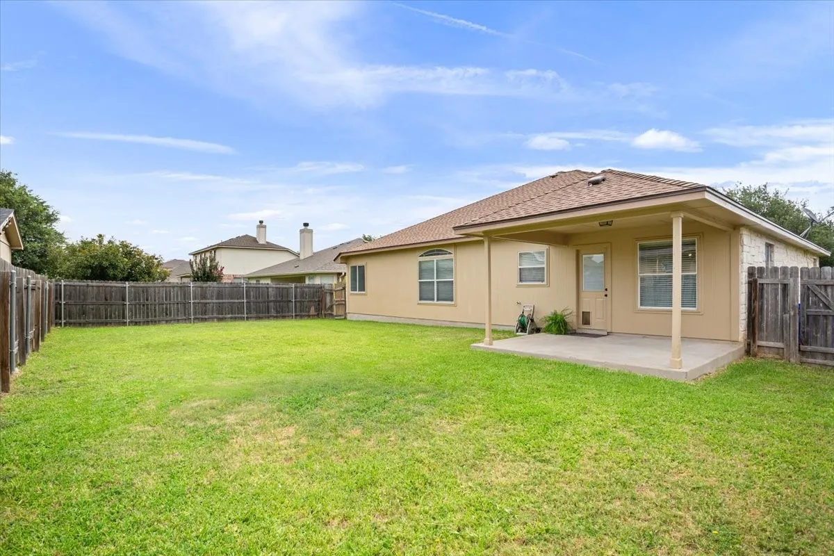 Single Family Residence For Sale in Mc Lennan County , 6537 Mundo Drive, Waco, Texas 76712, 4 Bedroom, 2 Bathroom, 2 Garage spaces, 2,038 Sqft, built in 2008, mls#21321357, Real Estate Agent in Waco, Homes For Sale in Mc Lennan county, Homes For Sale in Waco, Realtor in Waco Texas, Real Estate Brokerage Independent Realty Texas, Luminita Cordes Realtor