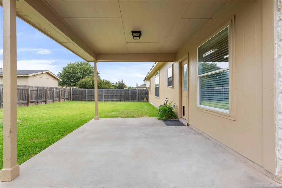 Single Family Residence For Sale in Mc Lennan County , 6537 Mundo Drive, Waco, Texas 76712, 4 Bedroom, 2 Bathroom, 2 Garage spaces, 2,038 Sqft, built in 2008, mls#21321357, Real Estate Agent in Waco, Homes For Sale in Mc Lennan county, Homes For Sale in Waco, Realtor in Waco Texas, Real Estate Brokerage Independent Realty Texas, Luminita Cordes Realtor