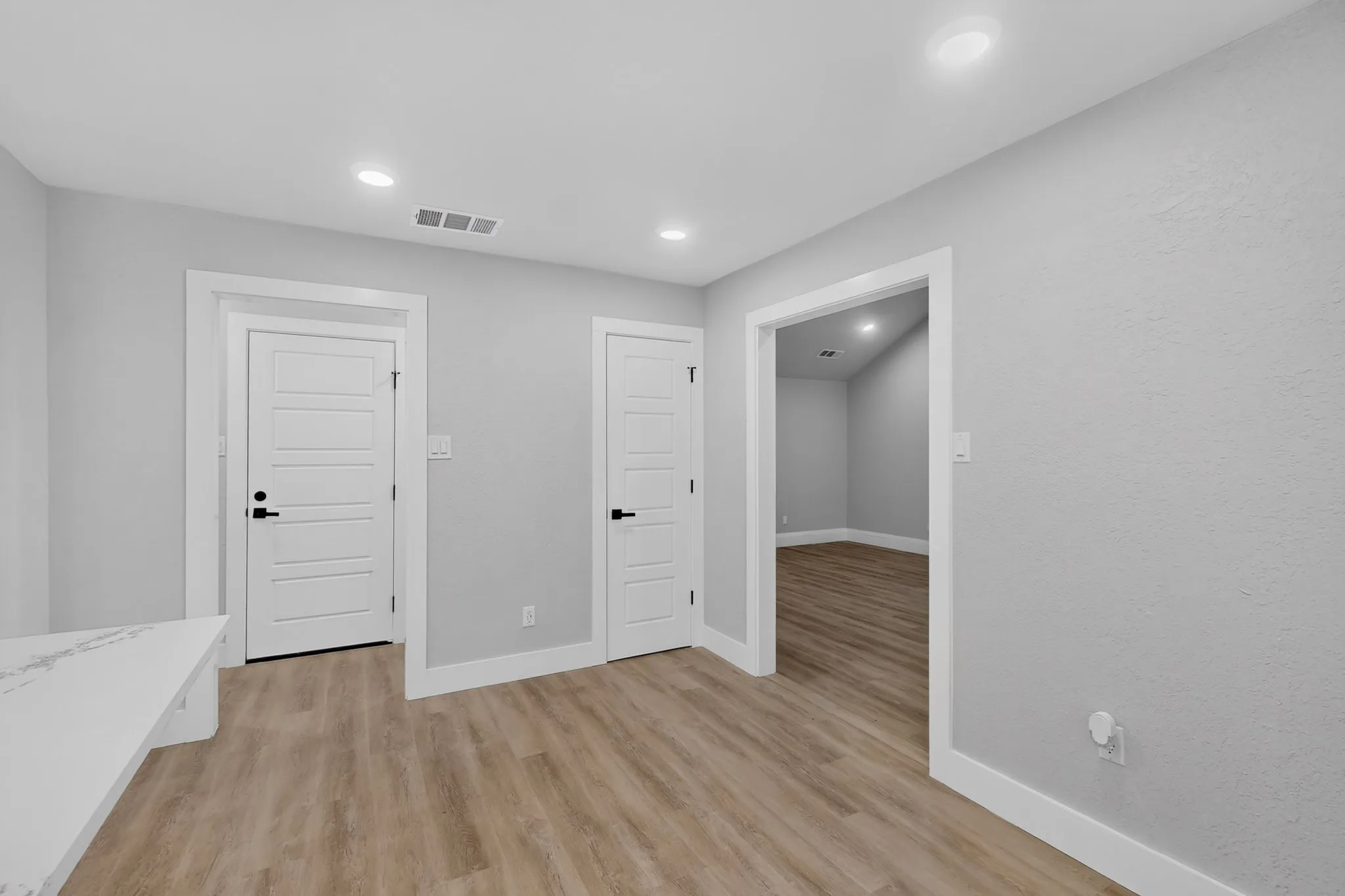 Single Family Residence For Sale in Tarrant County , 3804 Wrexgate Court, Arlington, Texas 76016, 3 Bedroom, 2 Bathroom, 2 Garage spaces, 1,713 Sqft, built in 1980, mls#21321303, Real Estate Agent in Arlington, Homes For Sale in Tarrant county, Homes For Sale in Arlington, Realtor in Arlington Texas, Real Estate Brokerage Independent Realty Texas, Luminita Cordes Realtor