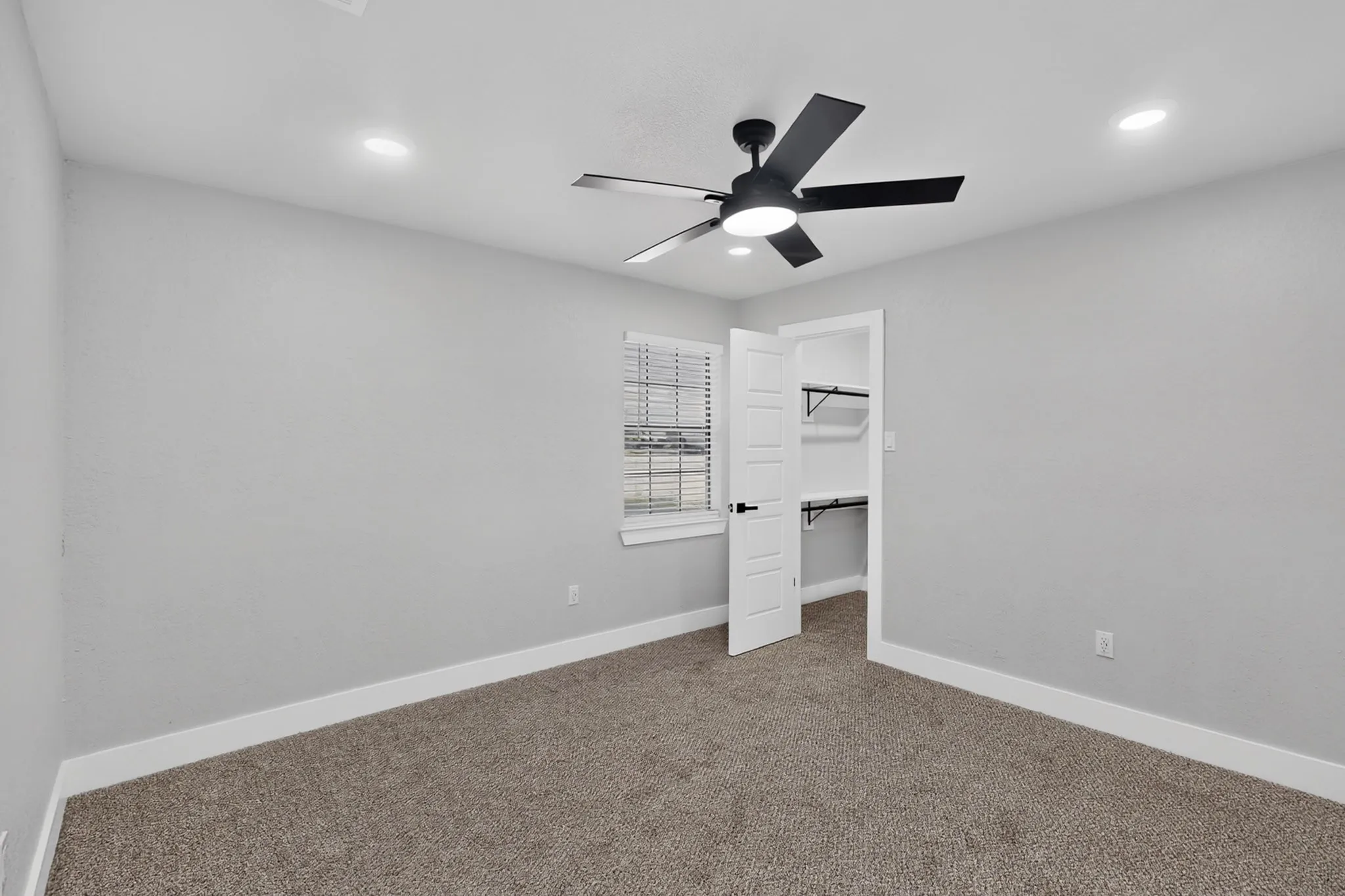 Single Family Residence For Sale in Tarrant County , 3804 Wrexgate Court, Arlington, Texas 76016, 3 Bedroom, 2 Bathroom, 2 Garage spaces, 1,713 Sqft, built in 1980, mls#21321303, Real Estate Agent in Arlington, Homes For Sale in Tarrant county, Homes For Sale in Arlington, Realtor in Arlington Texas, Real Estate Brokerage Independent Realty Texas, Luminita Cordes Realtor
