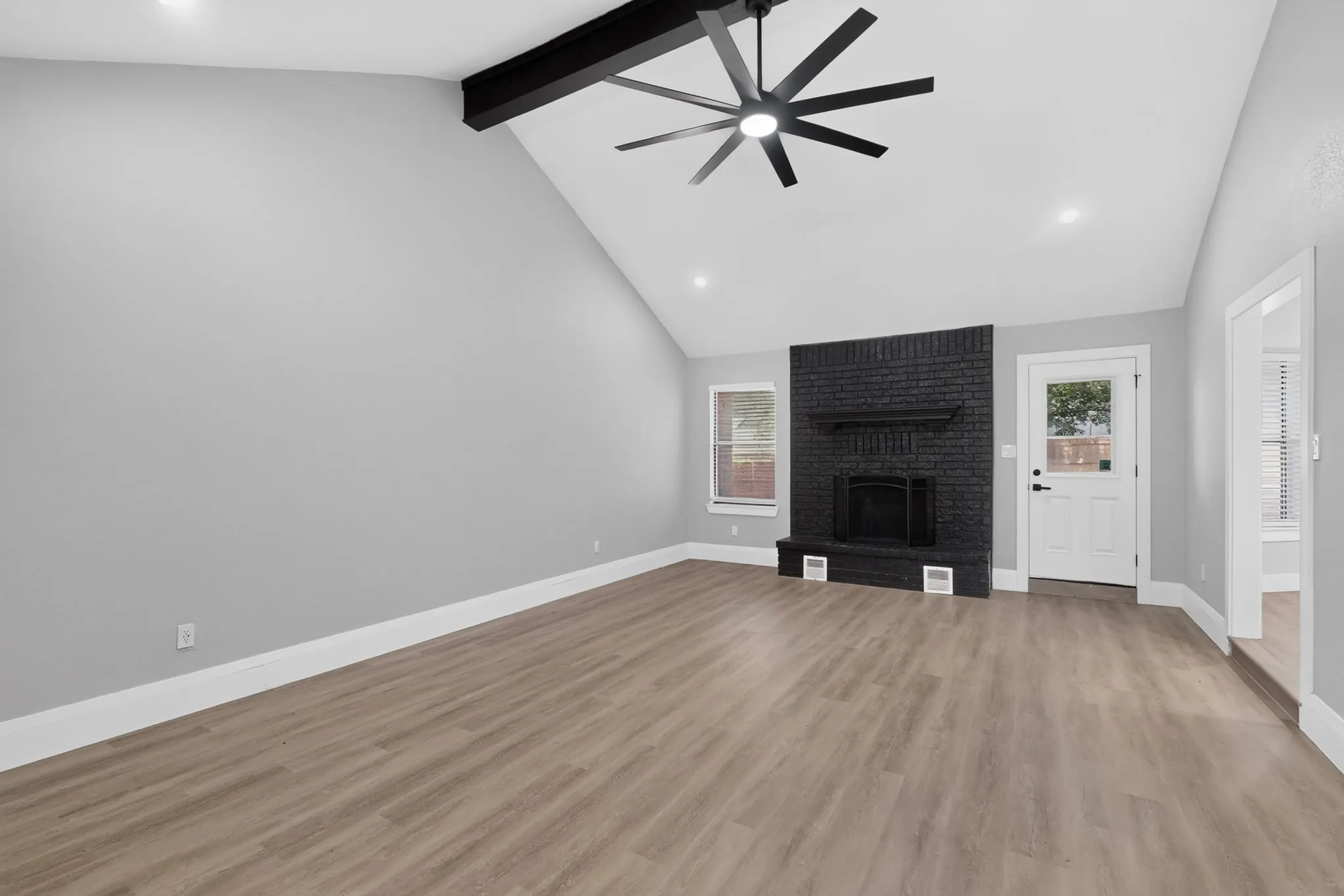 Single Family Residence For Sale in Tarrant County , 3804 Wrexgate Court, Arlington, Texas 76016, 3 Bedroom, 2 Bathroom, 2 Garage spaces, 1,713 Sqft, built in 1980, mls#21321303, Real Estate Agent in Arlington, Homes For Sale in Tarrant county, Homes For Sale in Arlington, Realtor in Arlington Texas, Real Estate Brokerage Independent Realty Texas, Luminita Cordes Realtor