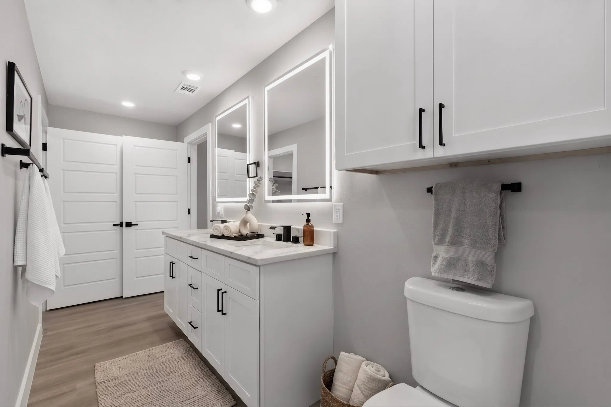 Single Family Residence For Sale in Tarrant County , 3804 Wrexgate Court, Arlington, Texas 76016, 3 Bedroom, 2 Bathroom, 2 Garage spaces, 1,713 Sqft, built in 1980, mls#21321303, Real Estate Agent in Arlington, Homes For Sale in Tarrant county, Homes For Sale in Arlington, Realtor in Arlington Texas, Real Estate Brokerage Independent Realty Texas, Luminita Cordes Realtor
