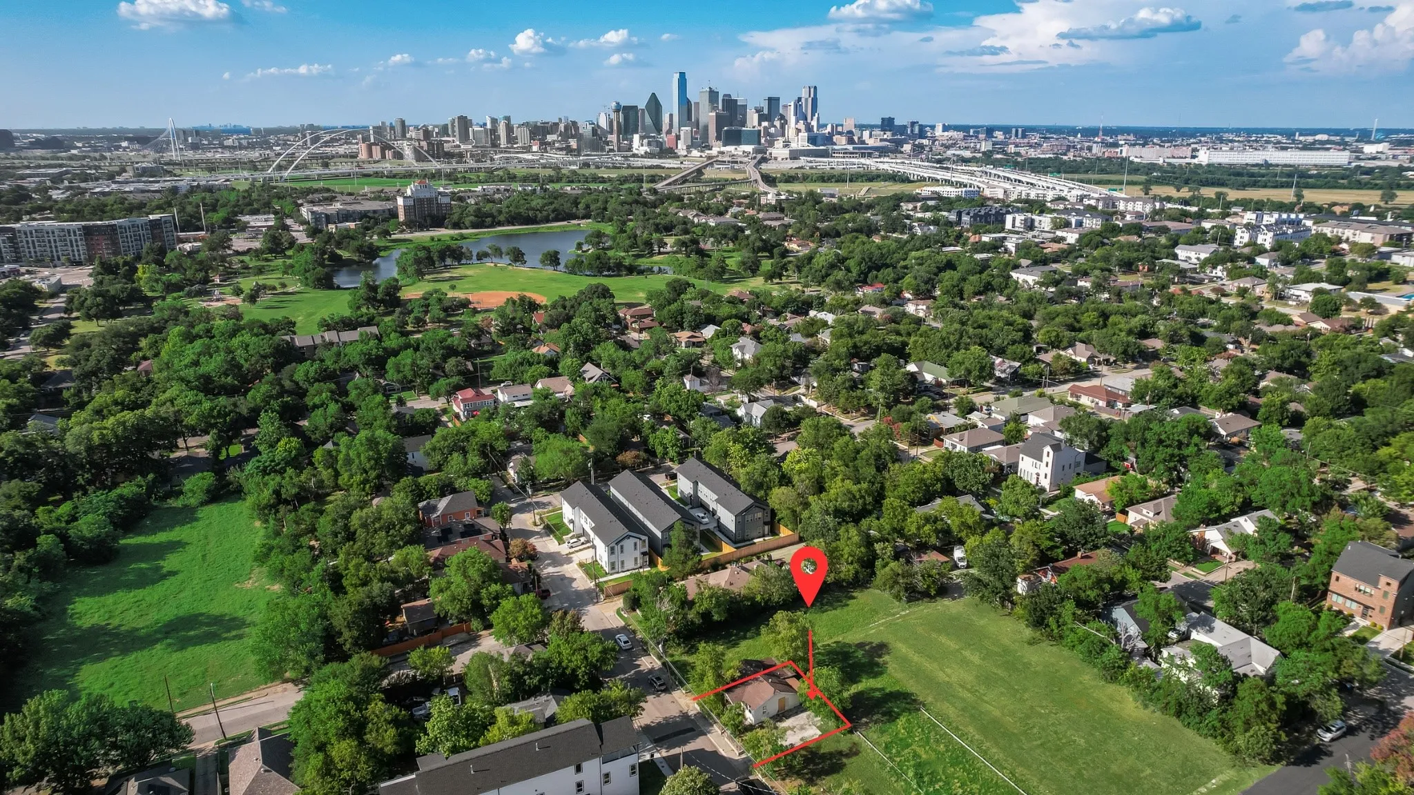 Single Family Residence For Sale in Dallas County , 410 N Patton Avenue, Dallas, Texas 75203, 2 Bedroom, 1 Bathroom, Garage spaces, 840 Sqft, built in 1945, mls#21321369, Real Estate Agent in Dallas, Homes For Sale in Dallas county, Homes For Sale in Dallas, Realtor in Dallas Texas, Real Estate Brokerage Independent Realty Texas, Luminita Cordes Realtor