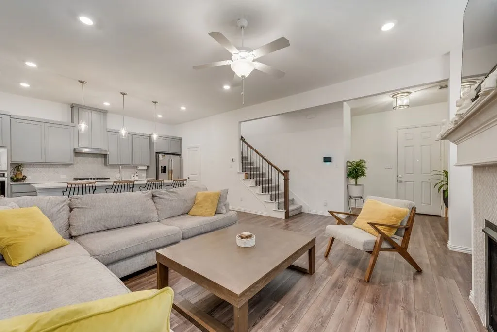 Single Family Residence For Sale in Dallas County , 5411 Waterloo Drive, Sachse, Texas 75048, 3 Bedroom, 3 Bathroom, 2 Garage spaces, 2,048 Sqft, built in 2021, mls#21317823, Real Estate Agent in Sachse, Homes For Sale in Dallas county, Homes For Sale in Sachse, Realtor in Sachse Texas, Real Estate Brokerage Independent Realty Texas, Luminita Cordes Realtor