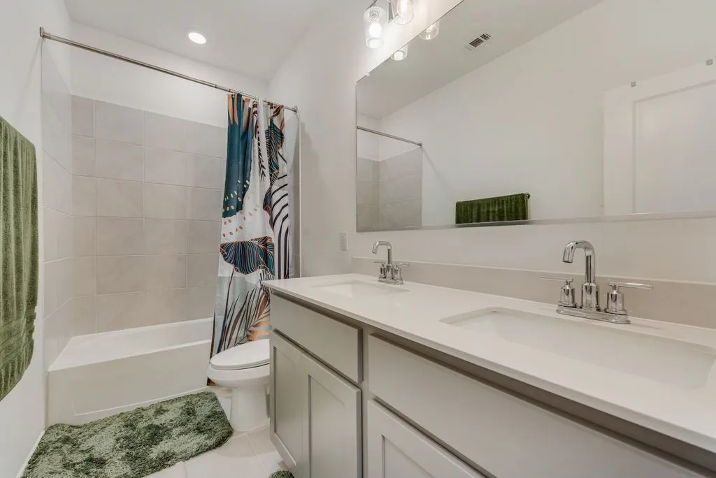 Single Family Residence For Sale in Dallas County , 5411 Waterloo Drive, Sachse, Texas 75048, 3 Bedroom, 3 Bathroom, 2 Garage spaces, 2,048 Sqft, built in 2021, mls#21317823, Real Estate Agent in Sachse, Homes For Sale in Dallas county, Homes For Sale in Sachse, Realtor in Sachse Texas, Real Estate Brokerage Independent Realty Texas, Luminita Cordes Realtor