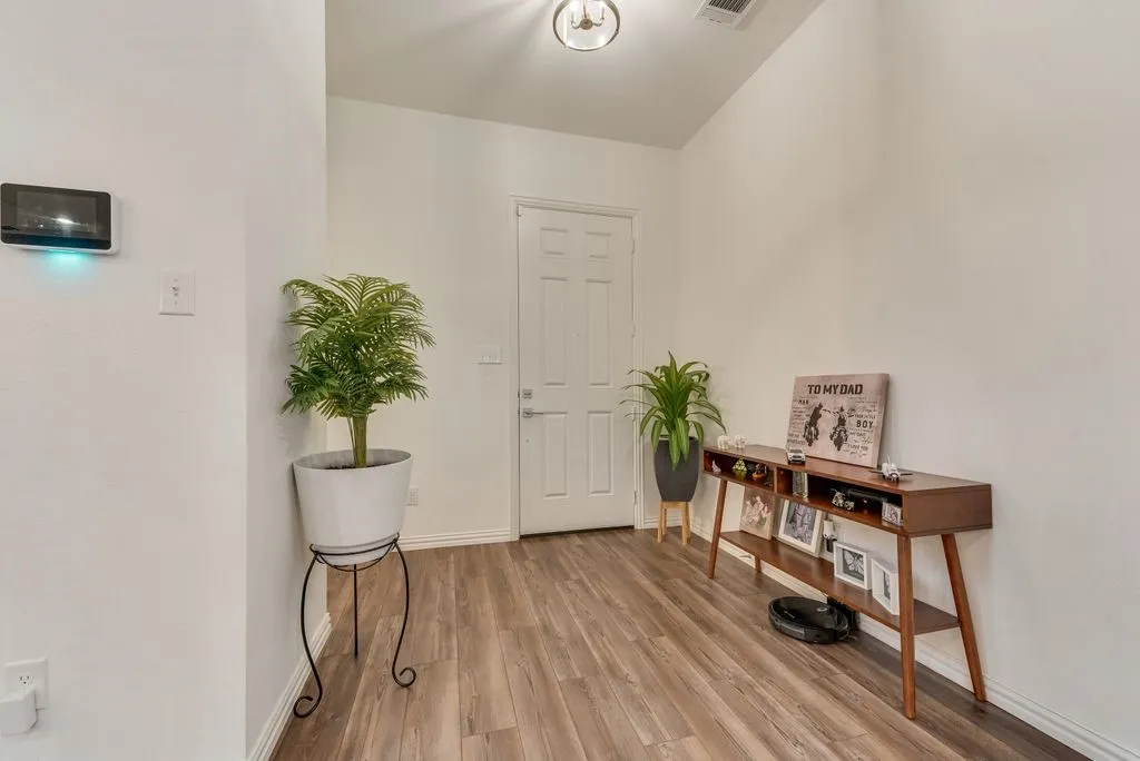 Single Family Residence For Sale in Dallas County , 5411 Waterloo Drive, Sachse, Texas 75048, 3 Bedroom, 3 Bathroom, 2 Garage spaces, 2,048 Sqft, built in 2021, mls#21317823, Real Estate Agent in Sachse, Homes For Sale in Dallas county, Homes For Sale in Sachse, Realtor in Sachse Texas, Real Estate Brokerage Independent Realty Texas, Luminita Cordes Realtor