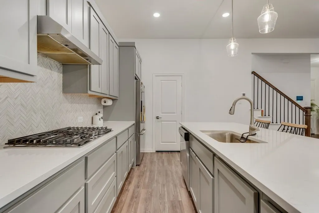 Single Family Residence For Sale in Dallas County , 5411 Waterloo Drive, Sachse, Texas 75048, 3 Bedroom, 3 Bathroom, 2 Garage spaces, 2,048 Sqft, built in 2021, mls#21317823, Real Estate Agent in Sachse, Homes For Sale in Dallas county, Homes For Sale in Sachse, Realtor in Sachse Texas, Real Estate Brokerage Independent Realty Texas, Luminita Cordes Realtor