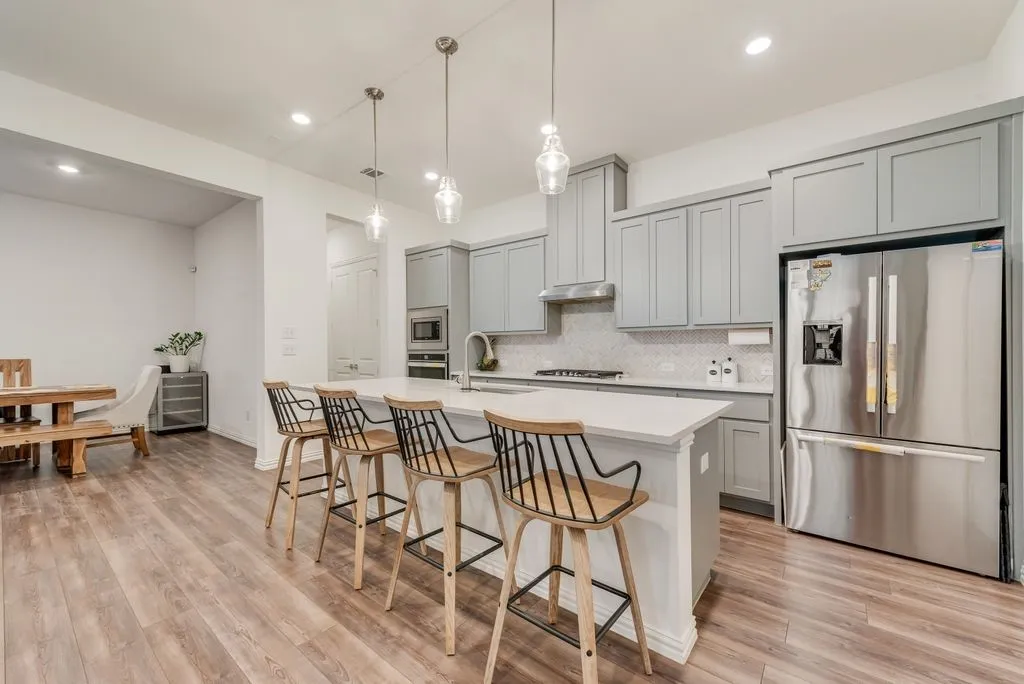 Single Family Residence For Sale in Dallas County , 5411 Waterloo Drive, Sachse, Texas 75048, 3 Bedroom, 3 Bathroom, 2 Garage spaces, 2,048 Sqft, built in 2021, mls#21317823, Real Estate Agent in Sachse, Homes For Sale in Dallas county, Homes For Sale in Sachse, Realtor in Sachse Texas, Real Estate Brokerage Independent Realty Texas, Luminita Cordes Realtor
