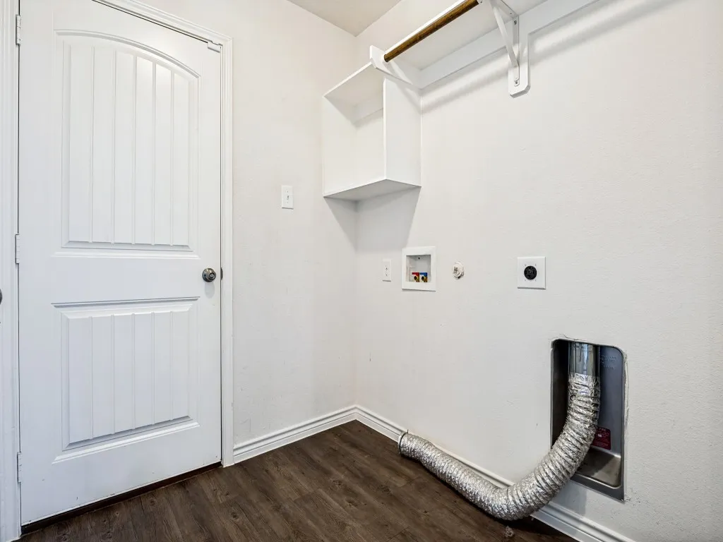 Single Family Residence For Sale in Ellis County , 1603 Blue Jay Drive, Ennis, Texas 75119, 4 Bedroom, 2 Bathroom, 2 Garage spaces, 1,640 Sqft, built in 2018, mls#21321333, Real Estate Agent in Ennis, Homes For Sale in Ellis county, Homes For Sale in Ennis, Realtor in Ennis Texas, Real Estate Brokerage Independent Realty Texas, Luminita Cordes Realtor