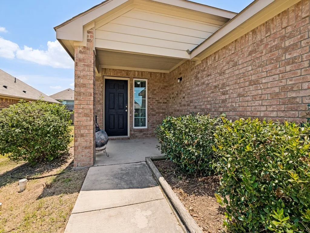 Single Family Residence For Sale in Ellis County , 1603 Blue Jay Drive, Ennis, Texas 75119, 4 Bedroom, 2 Bathroom, 2 Garage spaces, 1,640 Sqft, built in 2018, mls#21321333, Real Estate Agent in Ennis, Homes For Sale in Ellis county, Homes For Sale in Ennis, Realtor in Ennis Texas, Real Estate Brokerage Independent Realty Texas, Luminita Cordes Realtor