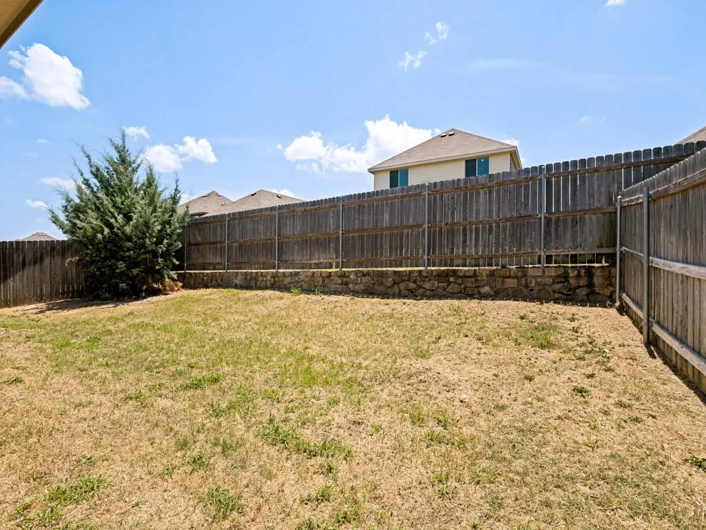 Single Family Residence For Sale in Ellis County , 1603 Blue Jay Drive, Ennis, Texas 75119, 4 Bedroom, 2 Bathroom, 2 Garage spaces, 1,640 Sqft, built in 2018, mls#21321333, Real Estate Agent in Ennis, Homes For Sale in Ellis county, Homes For Sale in Ennis, Realtor in Ennis Texas, Real Estate Brokerage Independent Realty Texas, Luminita Cordes Realtor