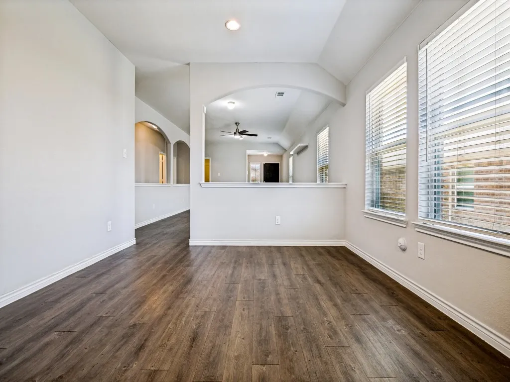 Single Family Residence For Sale in Ellis County , 1603 Blue Jay Drive, Ennis, Texas 75119, 4 Bedroom, 2 Bathroom, 2 Garage spaces, 1,640 Sqft, built in 2018, mls#21321333, Real Estate Agent in Ennis, Homes For Sale in Ellis county, Homes For Sale in Ennis, Realtor in Ennis Texas, Real Estate Brokerage Independent Realty Texas, Luminita Cordes Realtor