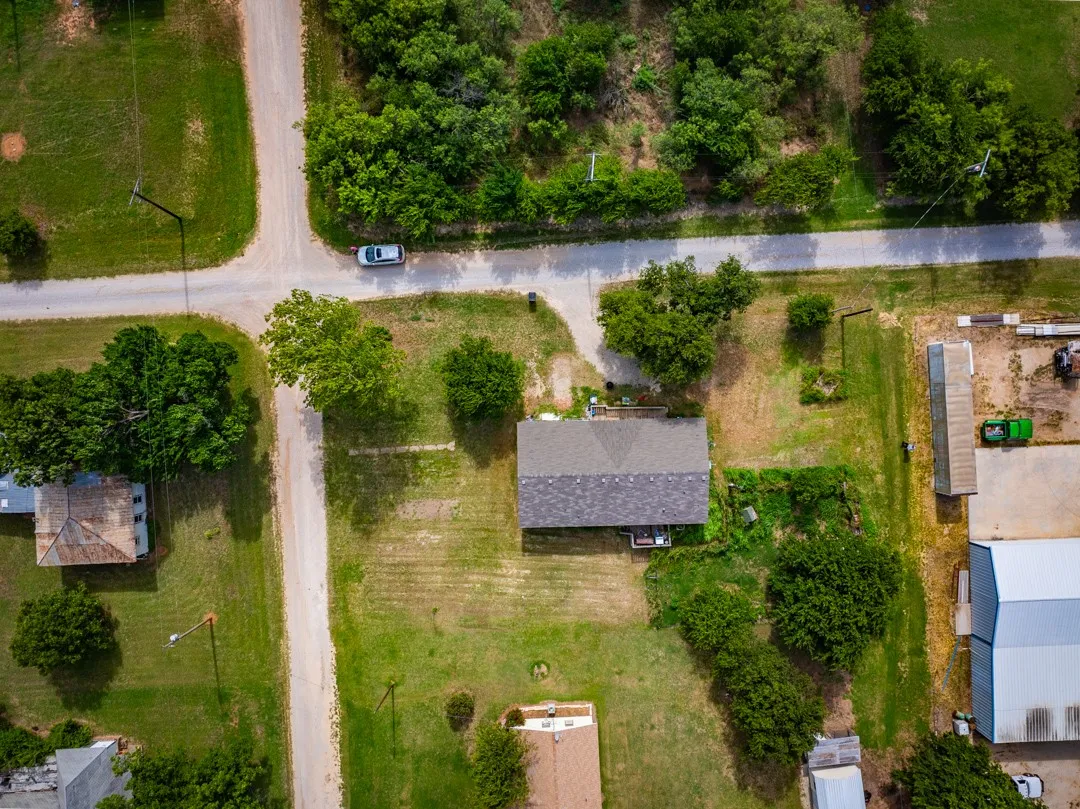 Mobile Home For Sale in Young County , 902 Commerce Street, Newcastle, Texas 76372, 3 Bedrooms, 2 Bathrooms, Garage spaces, 1,792 Sqft, built in 2008, Price $74,000, mls#21315163, Real Estate Agent in Newcastle, Homes For Sale in Young county, Homes For Sale in Newcastle, Realtor in Newcastle Texas, Real Estate Brokerage Independent Realty Texas, Luminita Cordes Realtor
