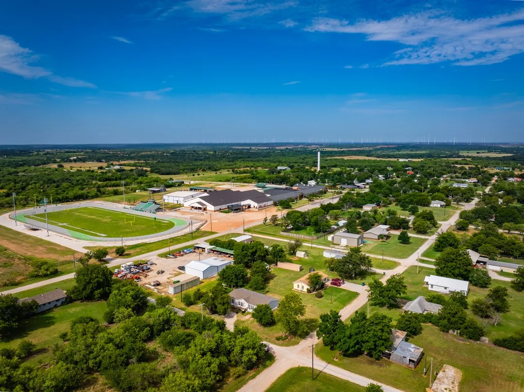Mobile Home For Sale in Young County , 902 Commerce Street, Newcastle, Texas 76372, 3 Bedrooms, 2 Bathrooms, Garage spaces, 1,792 Sqft, built in 2008, Price $74,000, mls#21315163, Real Estate Agent in Newcastle, Homes For Sale in Young county, Homes For Sale in Newcastle, Realtor in Newcastle Texas, Real Estate Brokerage Independent Realty Texas, Luminita Cordes Realtor