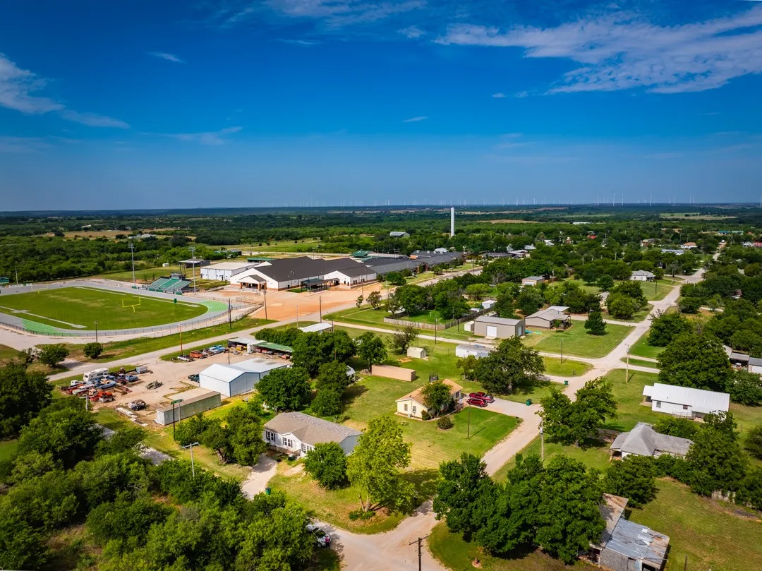 Mobile Home For Sale in Young County , 902 Commerce Street, Newcastle, Texas 76372, 3 Bedrooms, 2 Bathrooms, Garage spaces, 1,792 Sqft, built in 2008, Price $74,000, mls#21315163, Real Estate Agent in Newcastle, Homes For Sale in Young county, Homes For Sale in Newcastle, Realtor in Newcastle Texas, Real Estate Brokerage Independent Realty Texas, Luminita Cordes Realtor