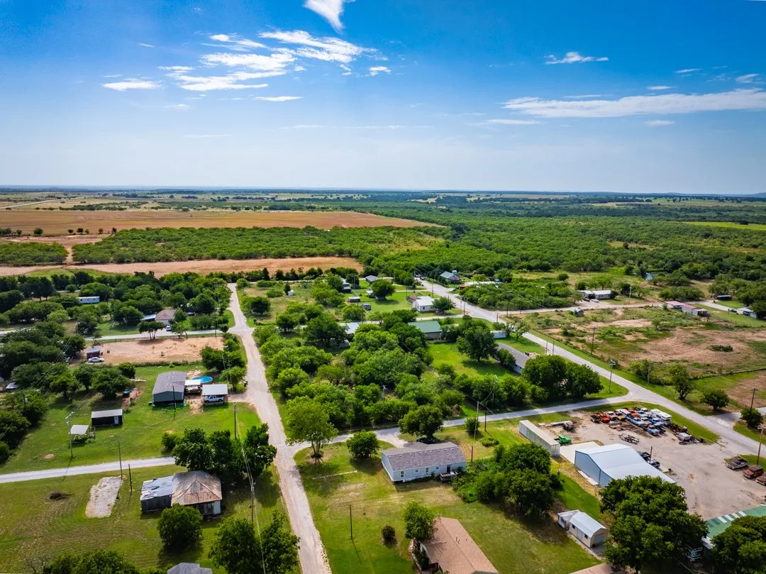 Mobile Home For Sale in Young County , 902 Commerce Street, Newcastle, Texas 76372, 3 Bedrooms, 2 Bathrooms, Garage spaces, 1,792 Sqft, built in 2008, Price $74,000, mls#21315163, Real Estate Agent in Newcastle, Homes For Sale in Young county, Homes For Sale in Newcastle, Realtor in Newcastle Texas, Real Estate Brokerage Independent Realty Texas, Luminita Cordes Realtor