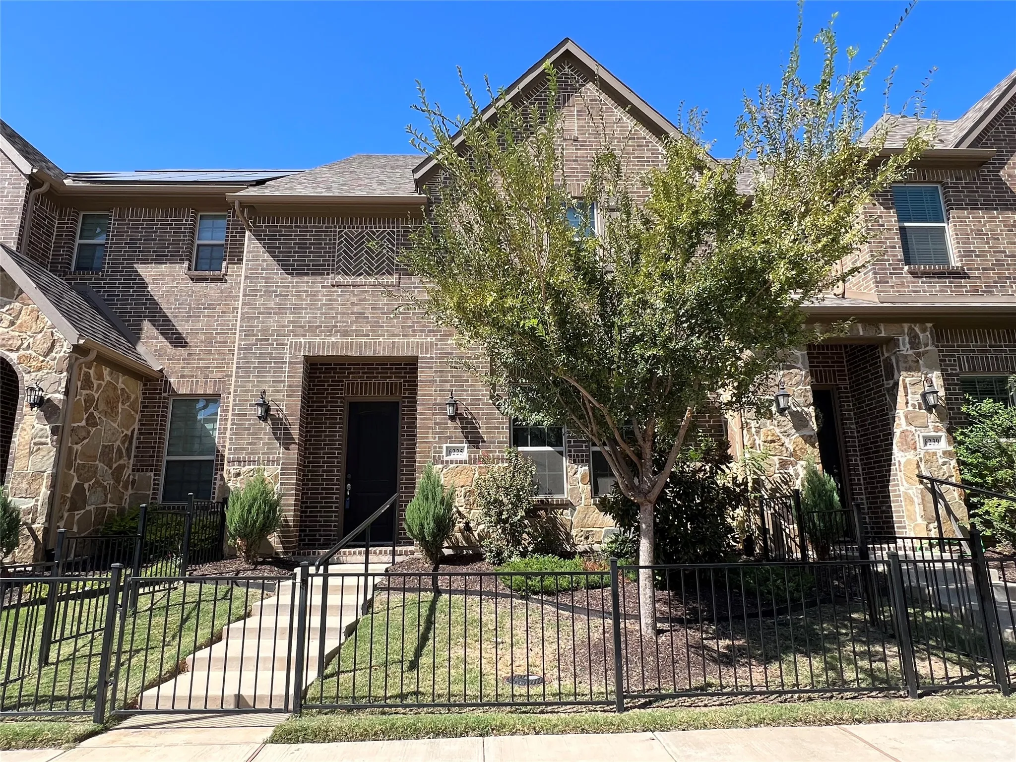 Townhouse For Sale in Collin County , 6225 Blythe Drive, Frisco, Texas 75035, 3 Bedroom, 4 Bathroom, 2 Garage spaces, 2,097 Sqft, built in 2019, mls#21321380, Real Estate Agent in Frisco, Homes For Sale in Collin county, Homes For Sale in Frisco, Realtor in Frisco Texas, Real Estate Brokerage Independent Realty Texas, Luminita Cordes Realtor