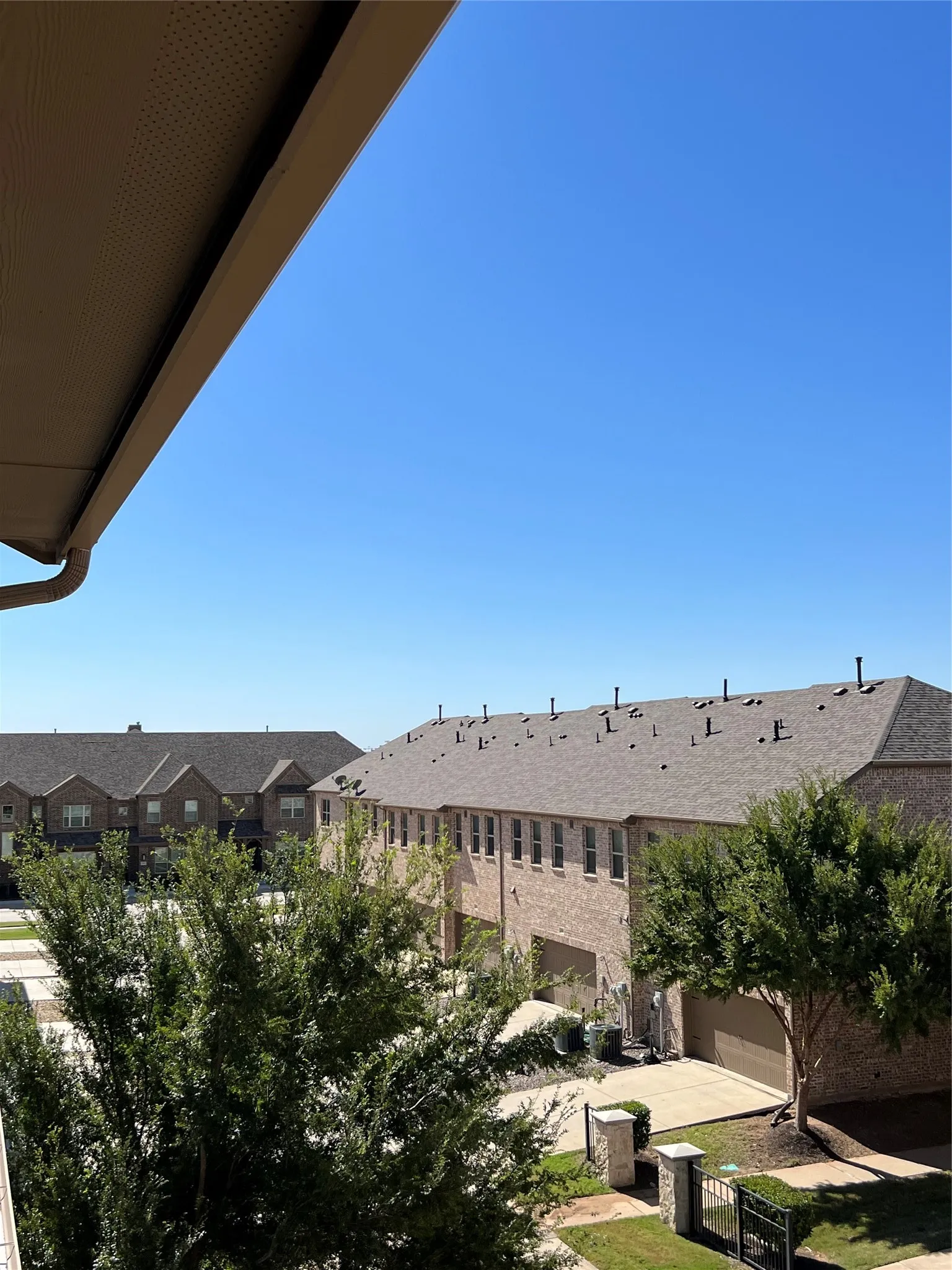 Townhouse For Sale in Collin County , 6225 Blythe Drive, Frisco, Texas 75035, 3 Bedroom, 4 Bathroom, 2 Garage spaces, 2,097 Sqft, built in 2019, mls#21321380, Real Estate Agent in Frisco, Homes For Sale in Collin county, Homes For Sale in Frisco, Realtor in Frisco Texas, Real Estate Brokerage Independent Realty Texas, Luminita Cordes Realtor