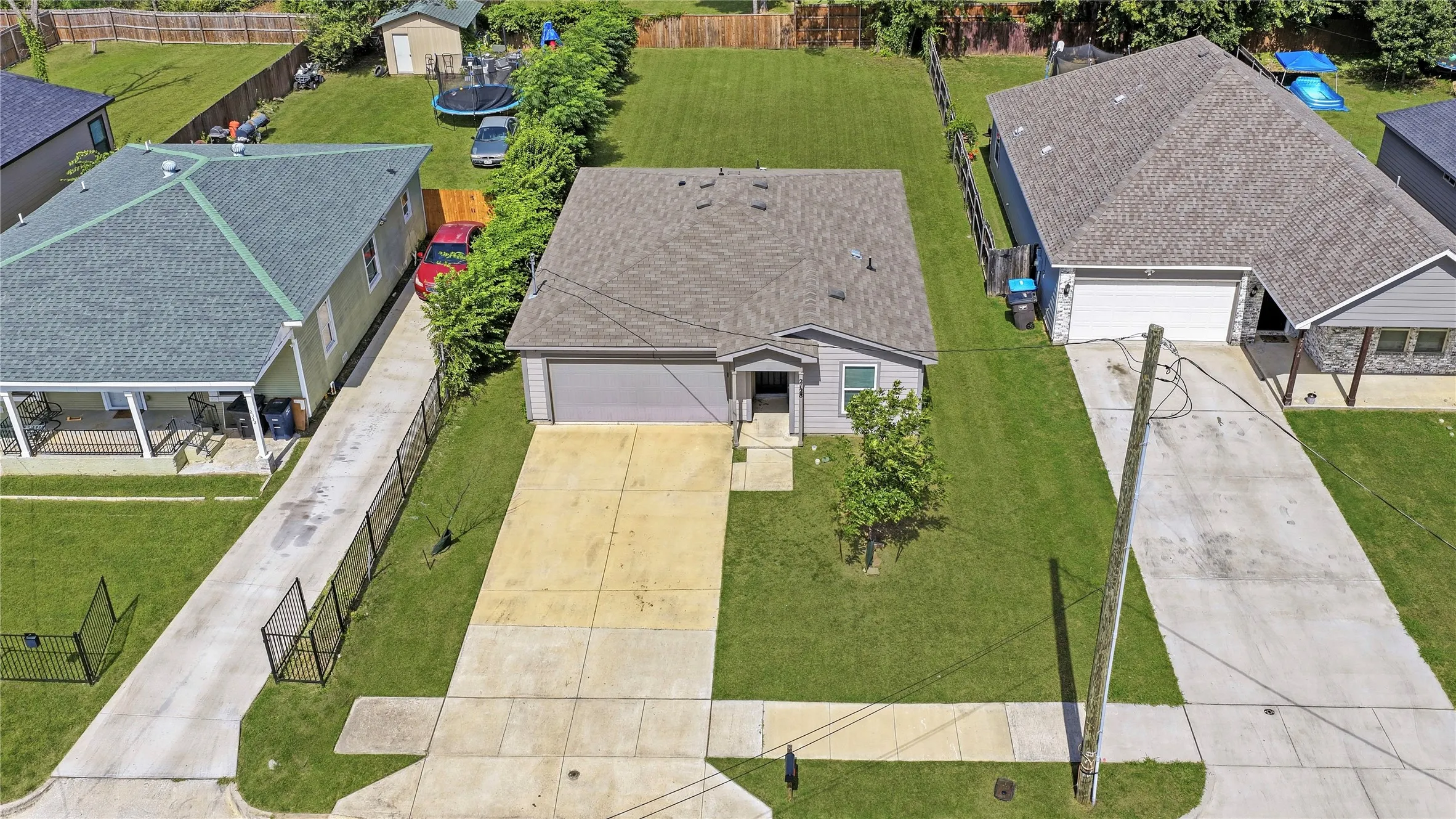 Single Family Residence For Sale in Tarrant County , 2128 RW Bivens Lane, Fort Worth, Texas 76105, 3 Bedroom, 2 Bathroom, 2 Garage spaces, 1,046 Sqft, built in 2021, mls#21321402, Real Estate Agent in Fort Worth, Homes For Sale in Tarrant county, Homes For Sale in Fort Worth, Realtor in Fort Worth Texas, Real Estate Brokerage Independent Realty Texas, Luminita Cordes Realtor